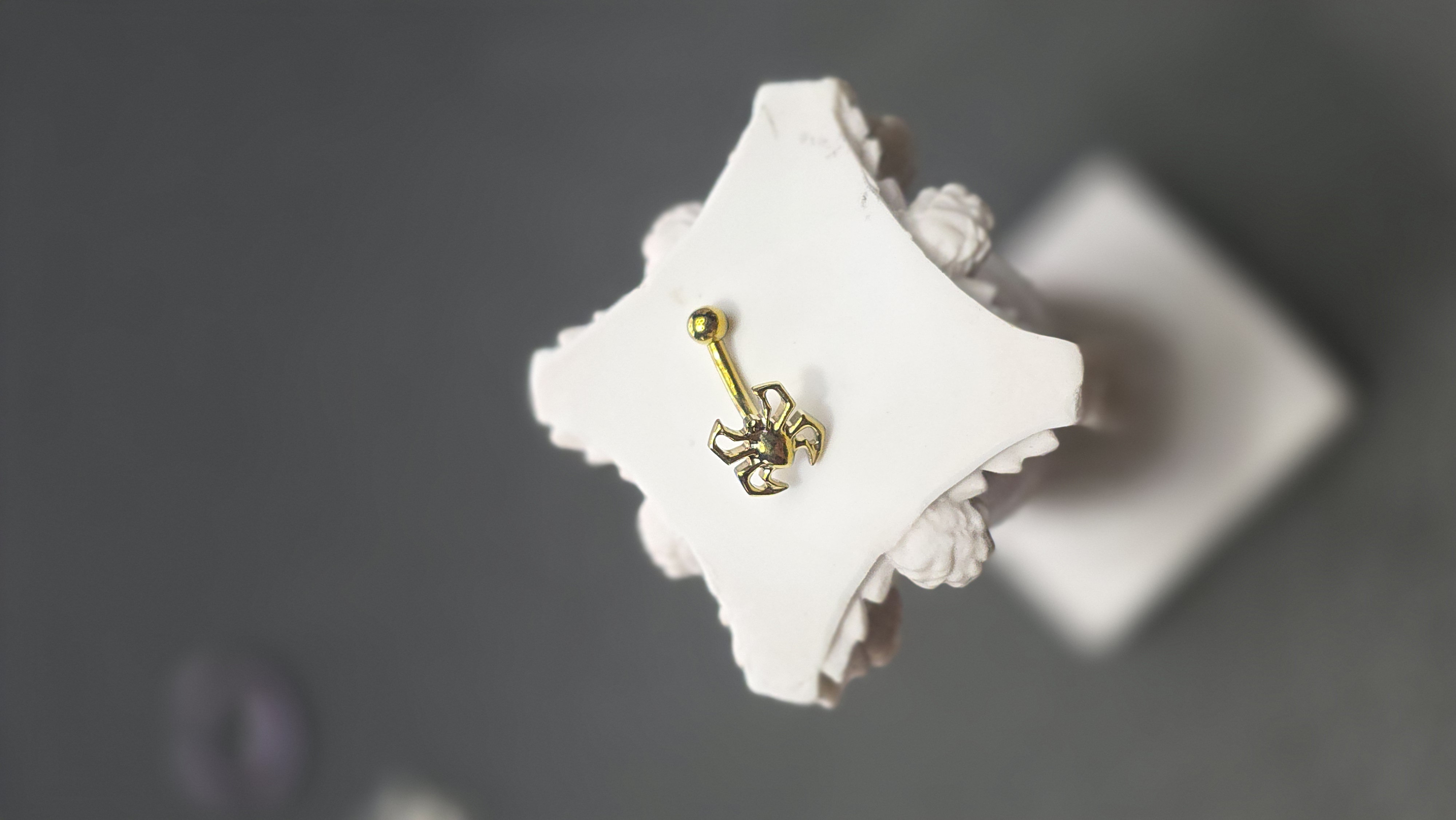 Barbel Semicurvo Araña Dorada