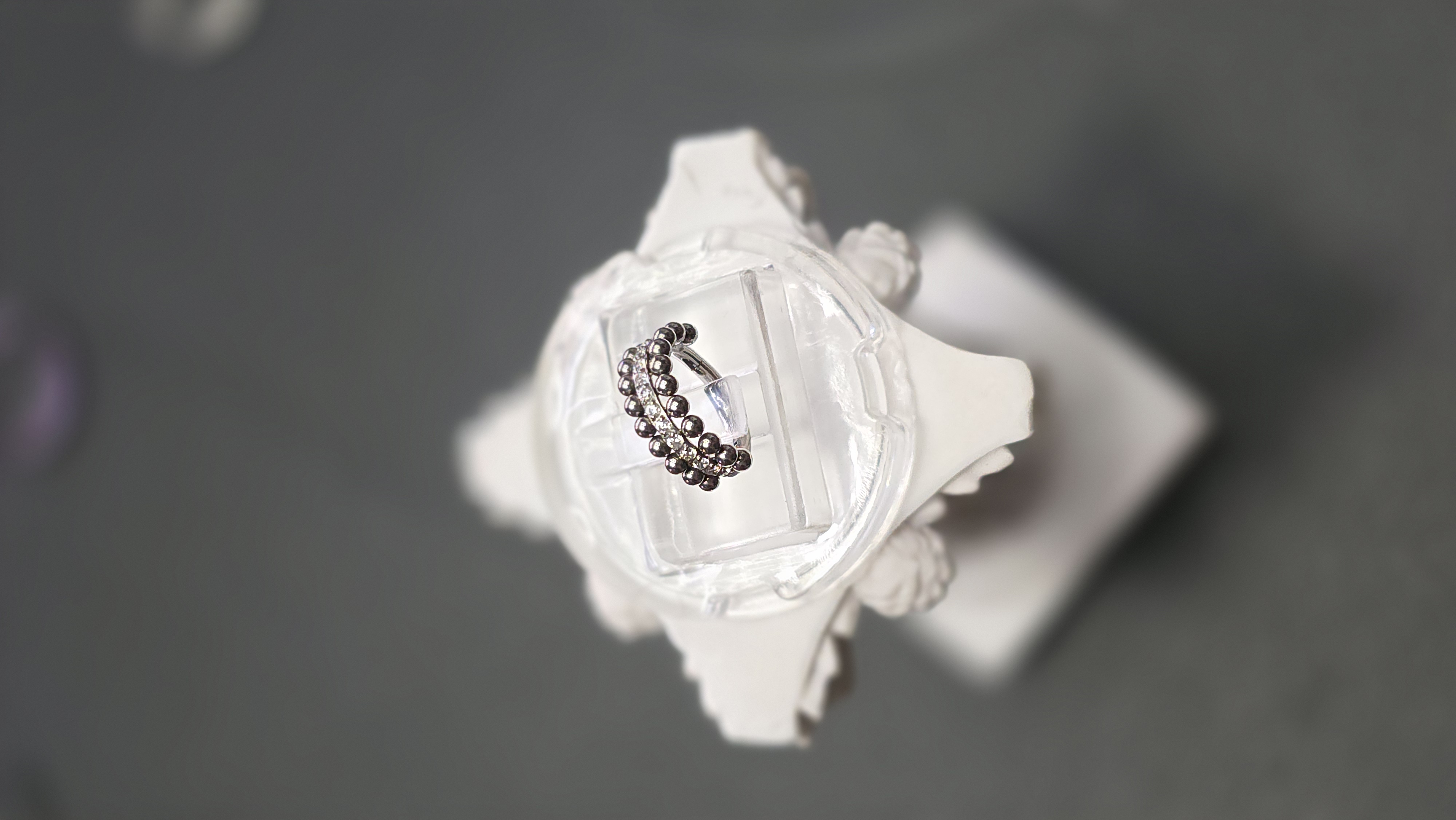 Argolla de Titanio Clicker Doble Zirconia