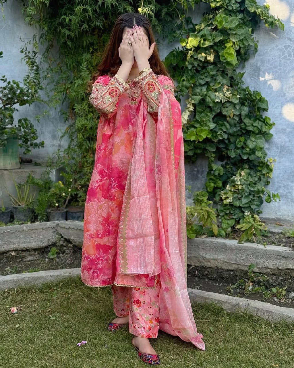 Women’s Floral Embroidered Pakistani Suit