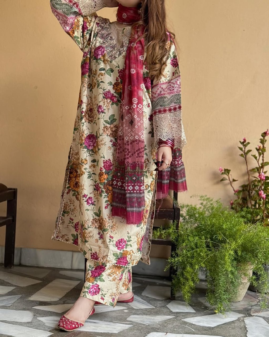 Floral Embroidered Traditional Pakistani suit 