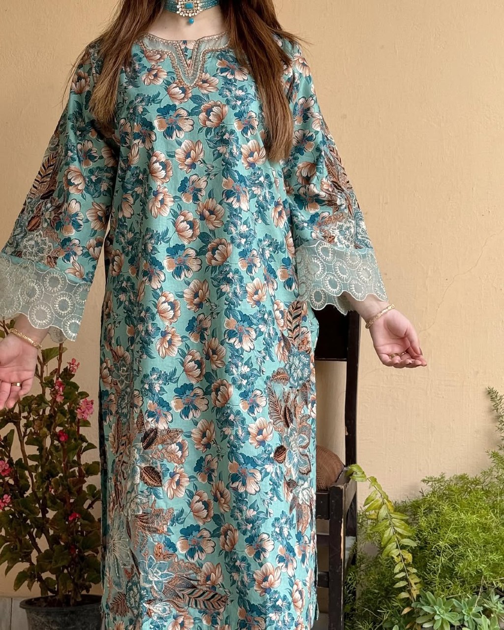 Traditional Floral Pakistani suit 