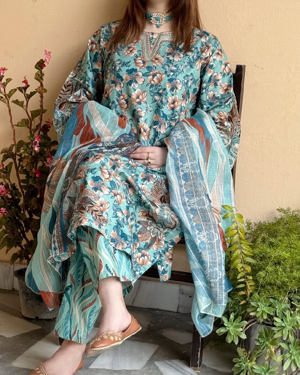 Traditional Floral Pakistani suit 