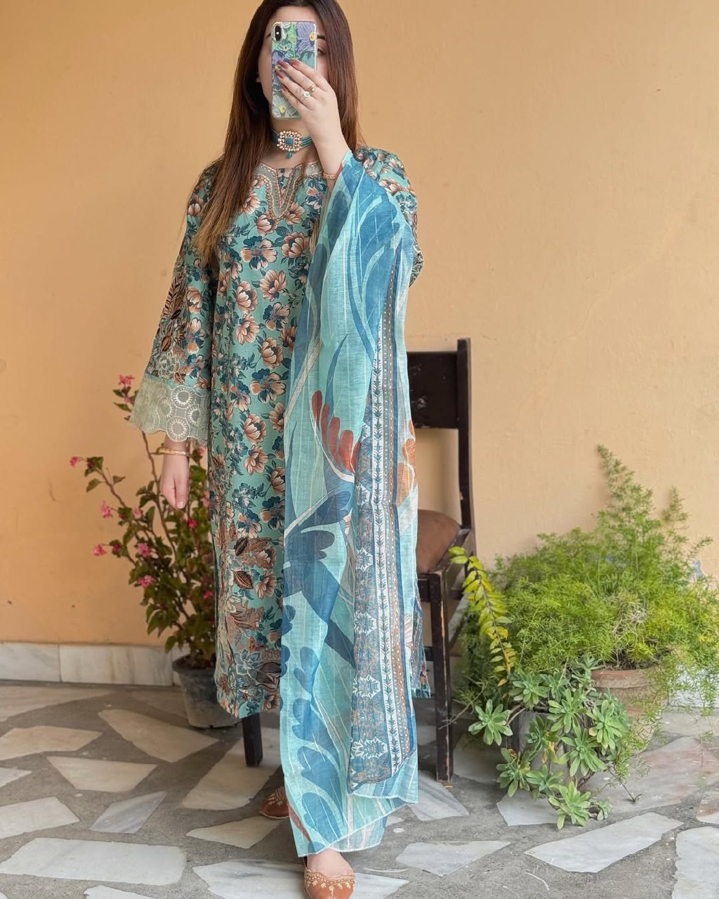 Traditional Floral Pakistani suit 