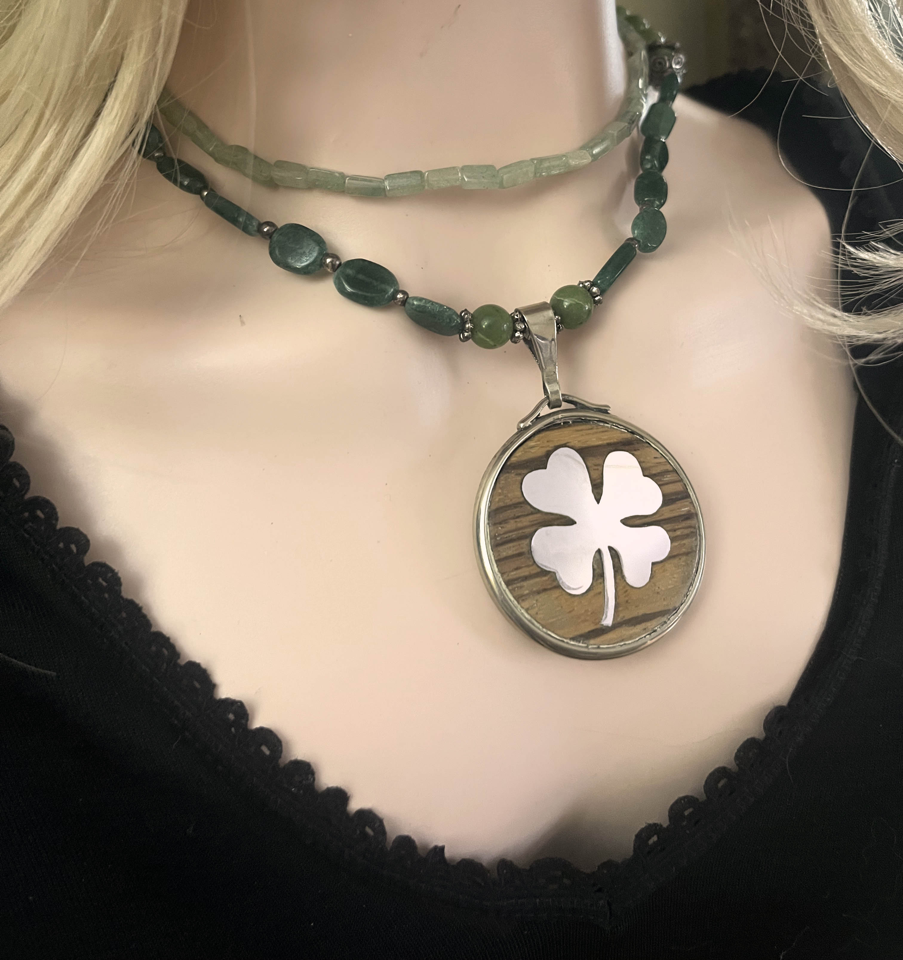 Lucky 4-Leaf Clover Pendant Choker Necklace