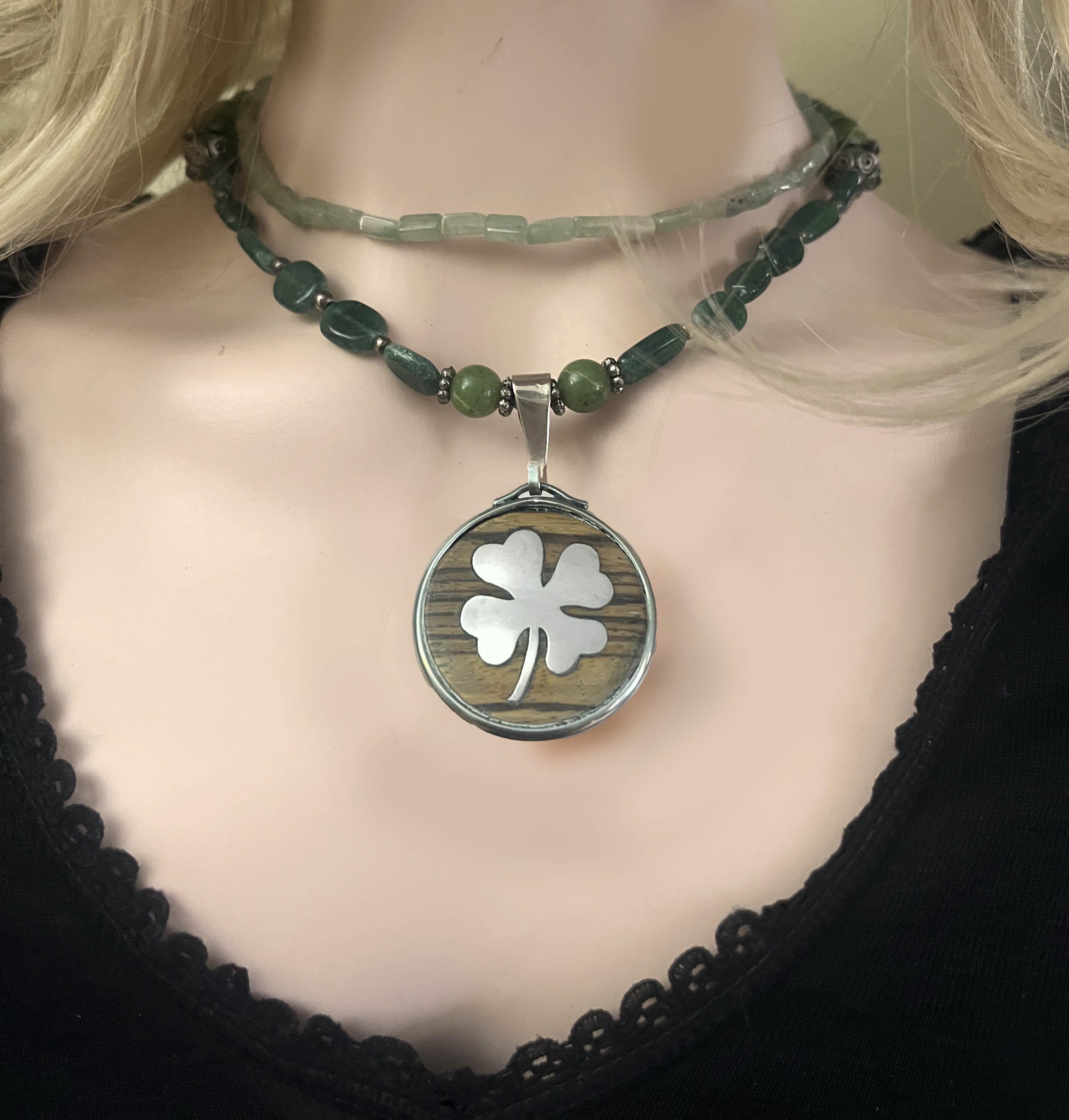 Lucky 4-Leaf Clover Pendant Choker Necklace