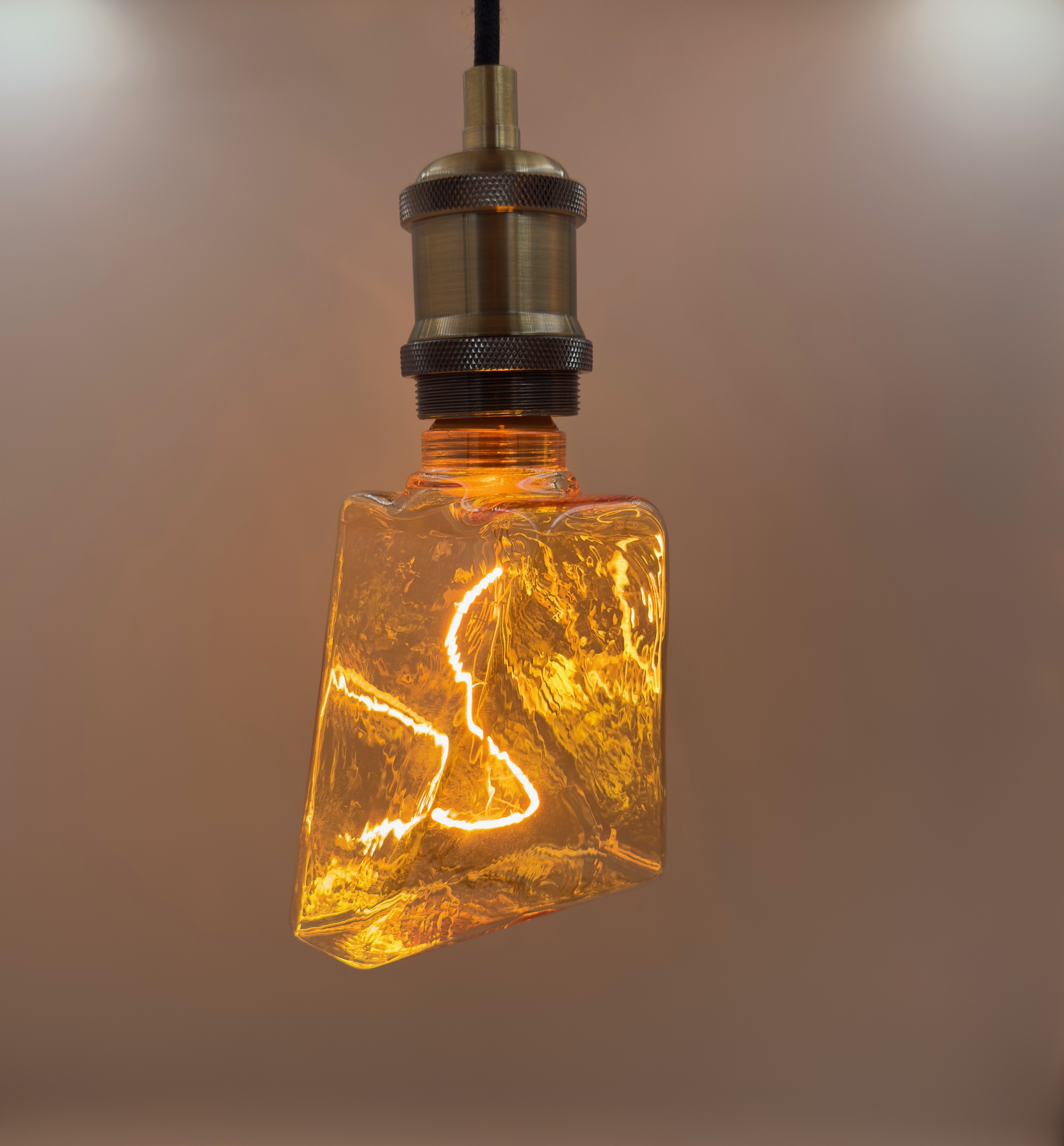 DC-F138, Amber Dimmable LED E27 Filament