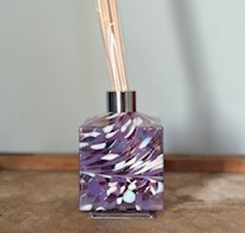 Reed Diffuser Square in Violet & White