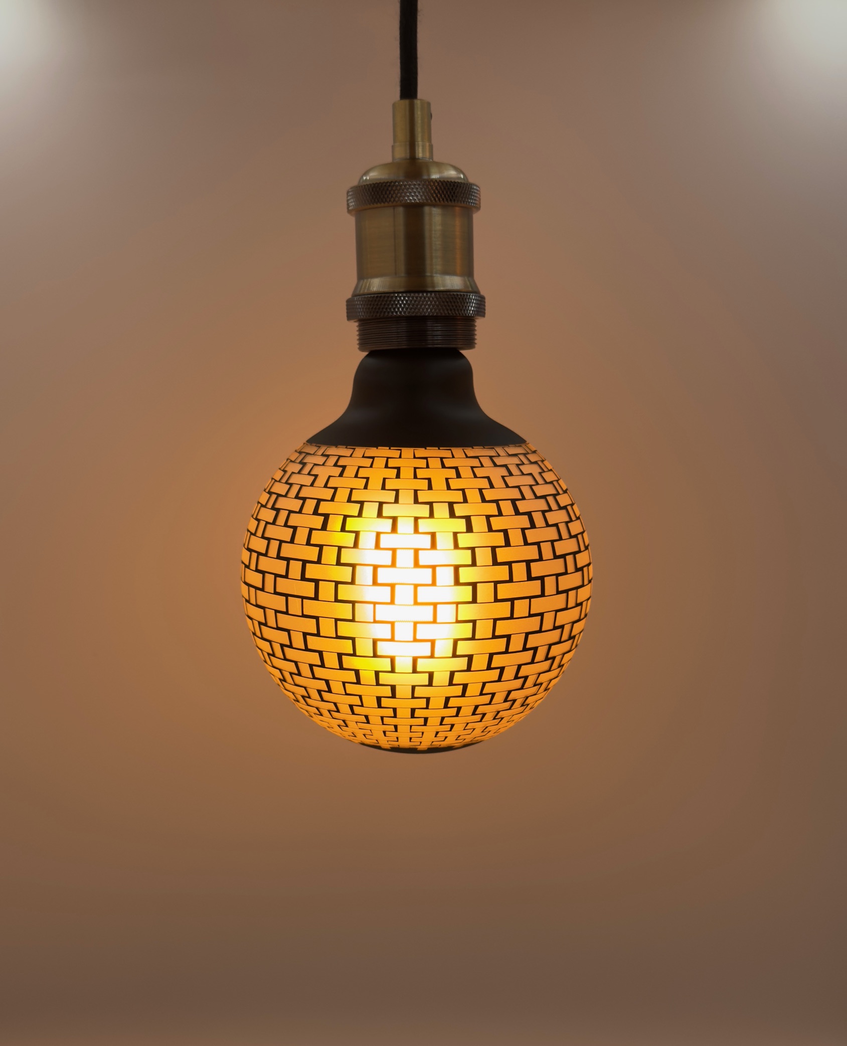 DC-F149, Pattern Black E27 LED
