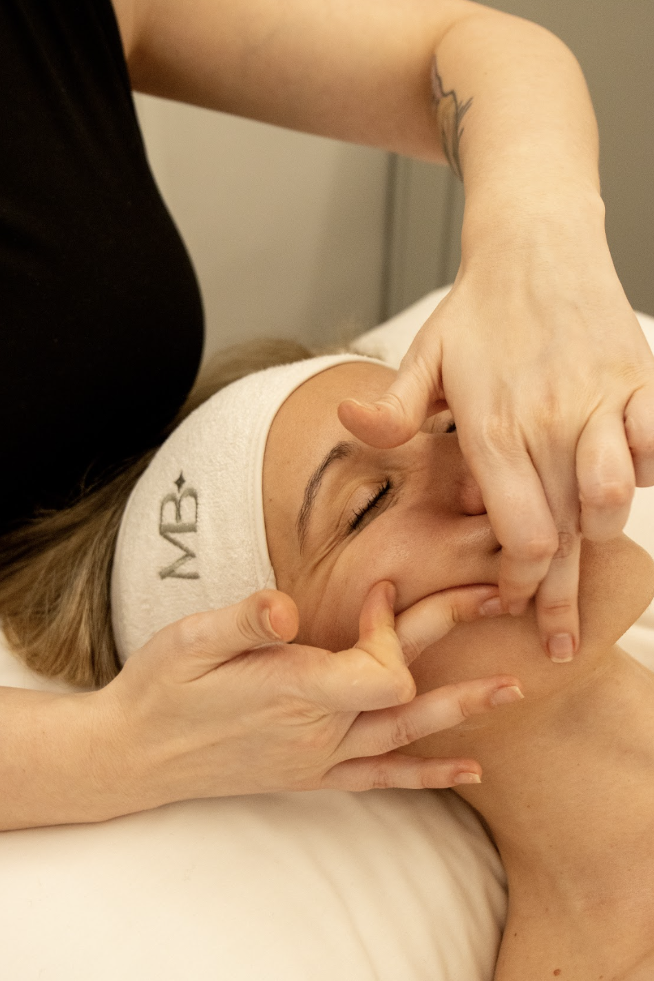 Masaje facial kobido