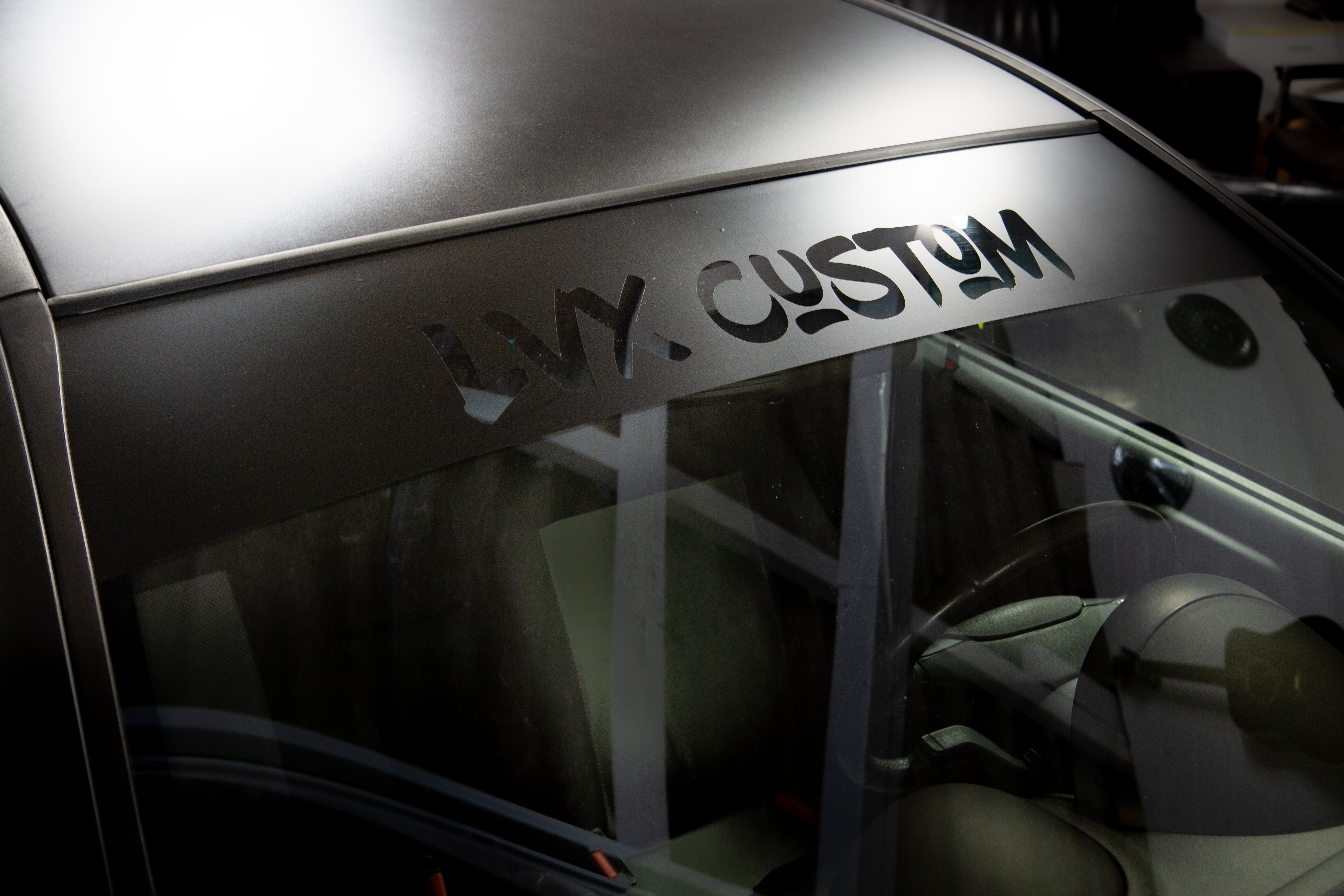 "LVXCUSTOM" Tag cutout sunstrip