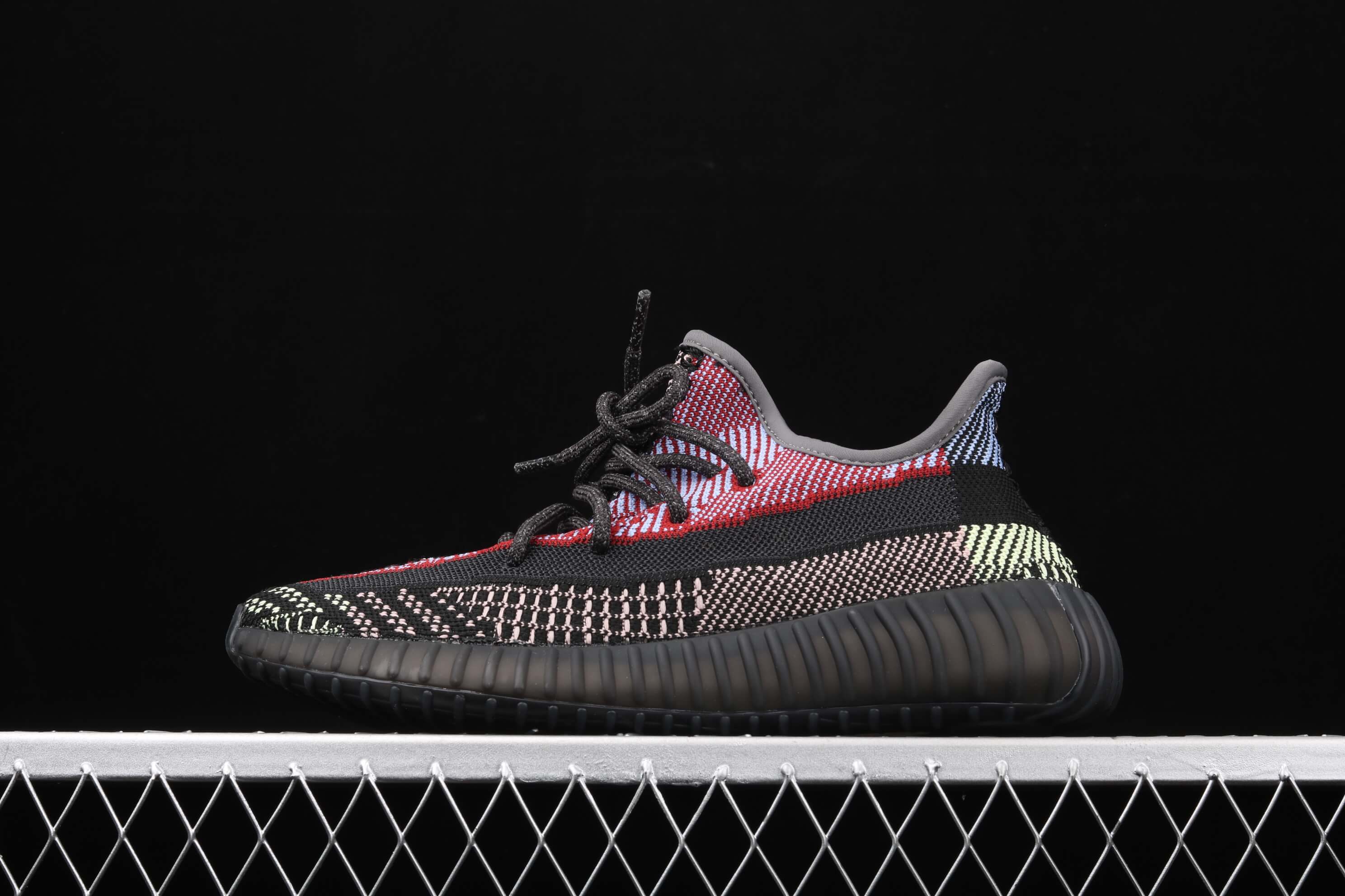 Yeezy 350 V2 Yecheil