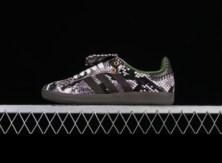 Adidas gazelle indoor black python