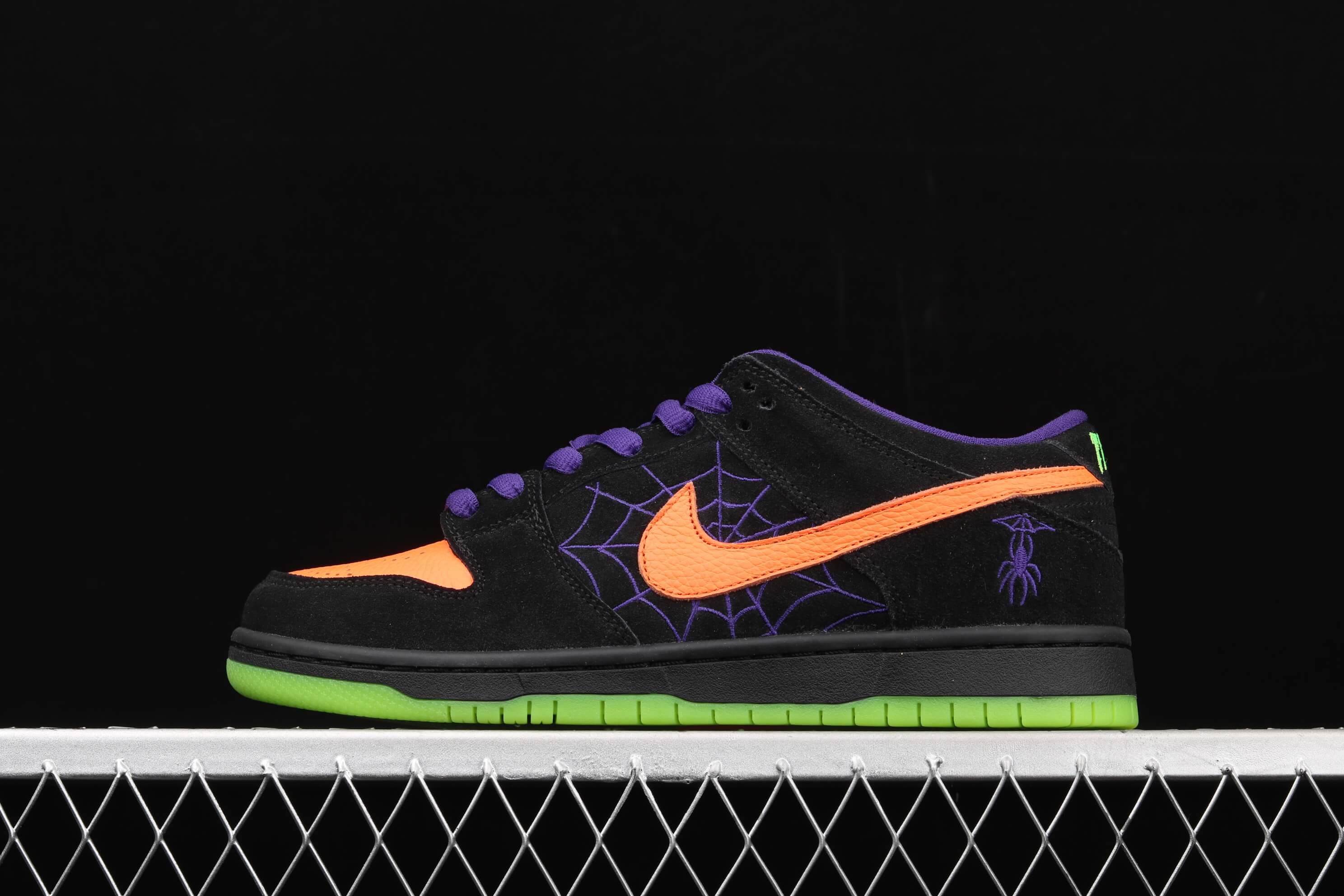 NK Sb Dunk Low halloween Night of Mischief