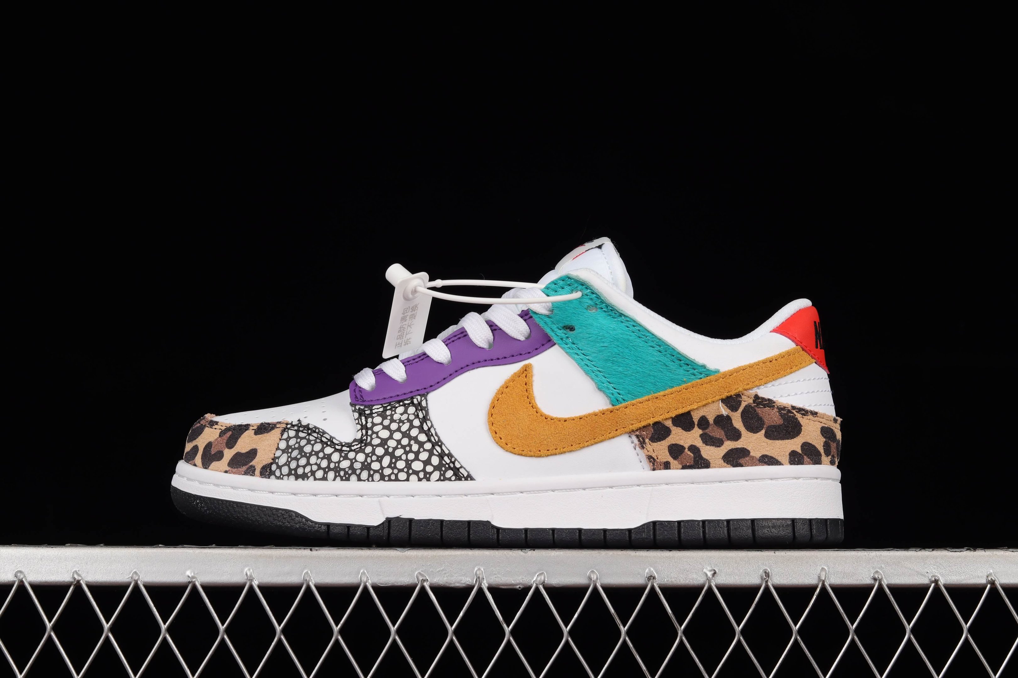 NK SB Dunk Low Safari Mix