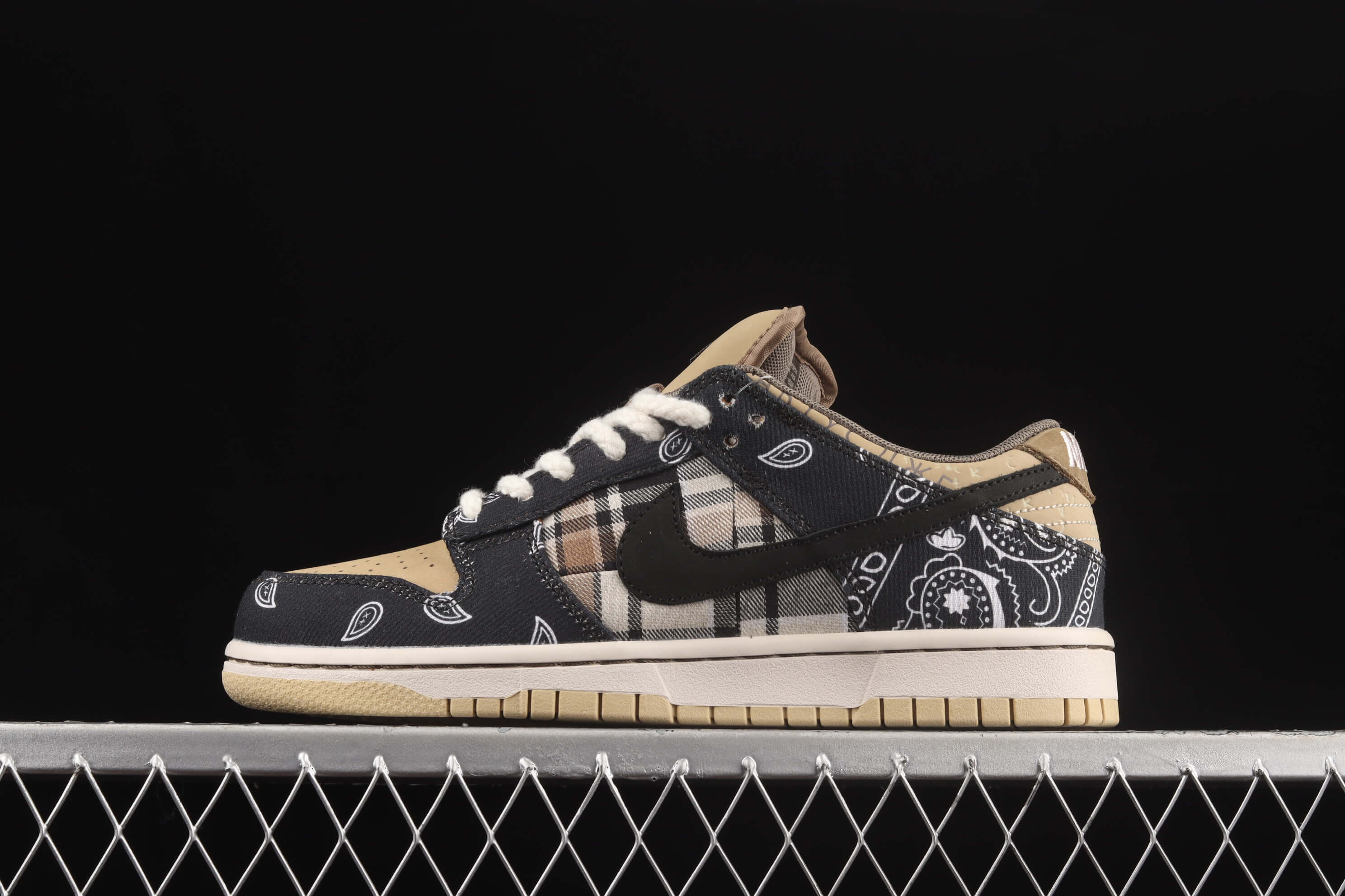 Travis Scott x NK Sb Dunk