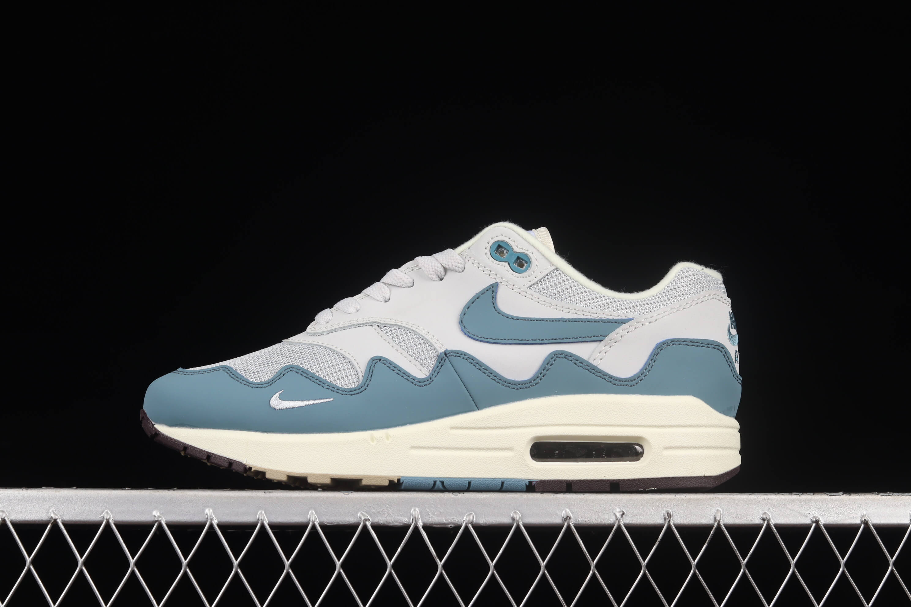 Patta x NK Air Max 1 azul