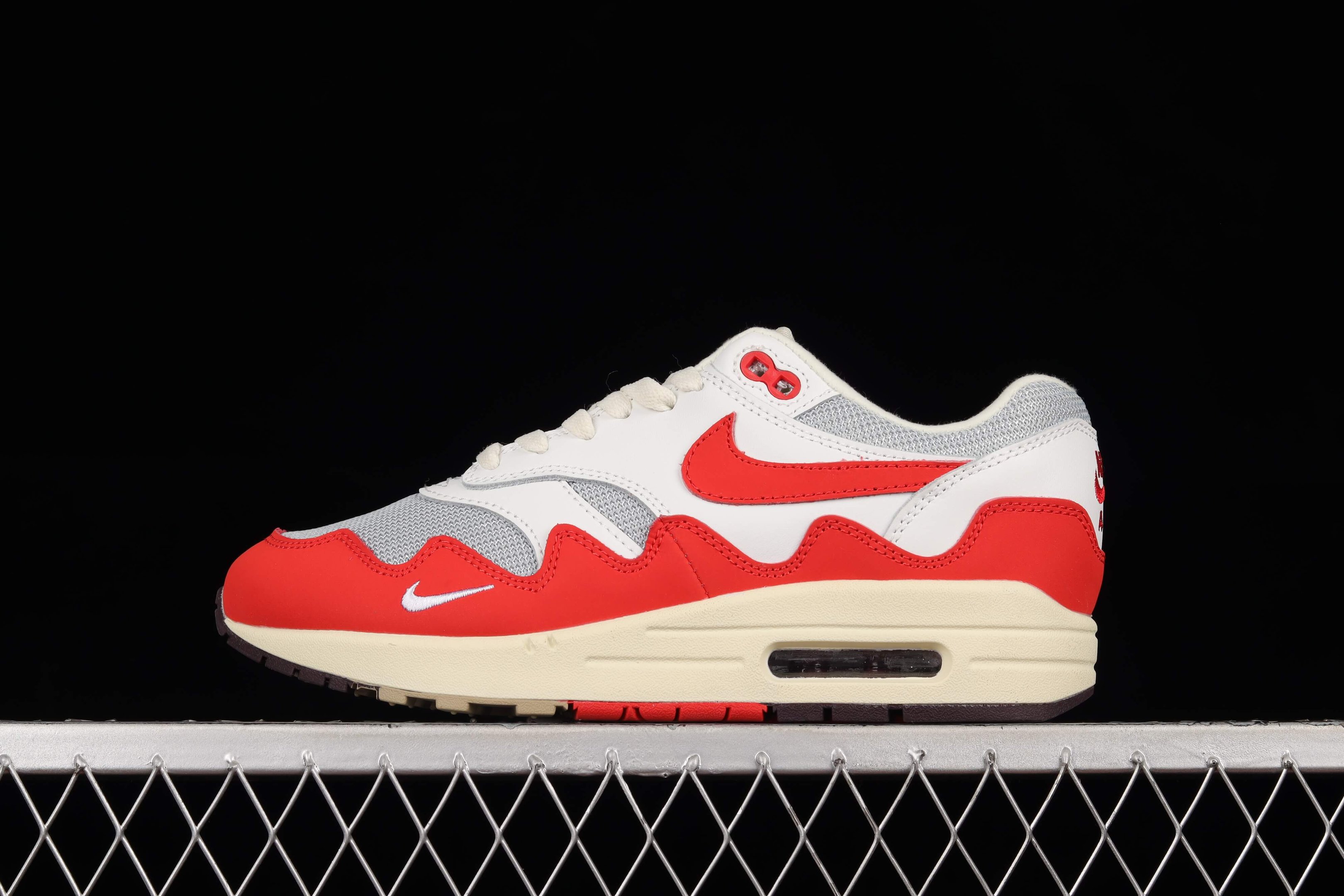 Patta x NK Air Max 1 red