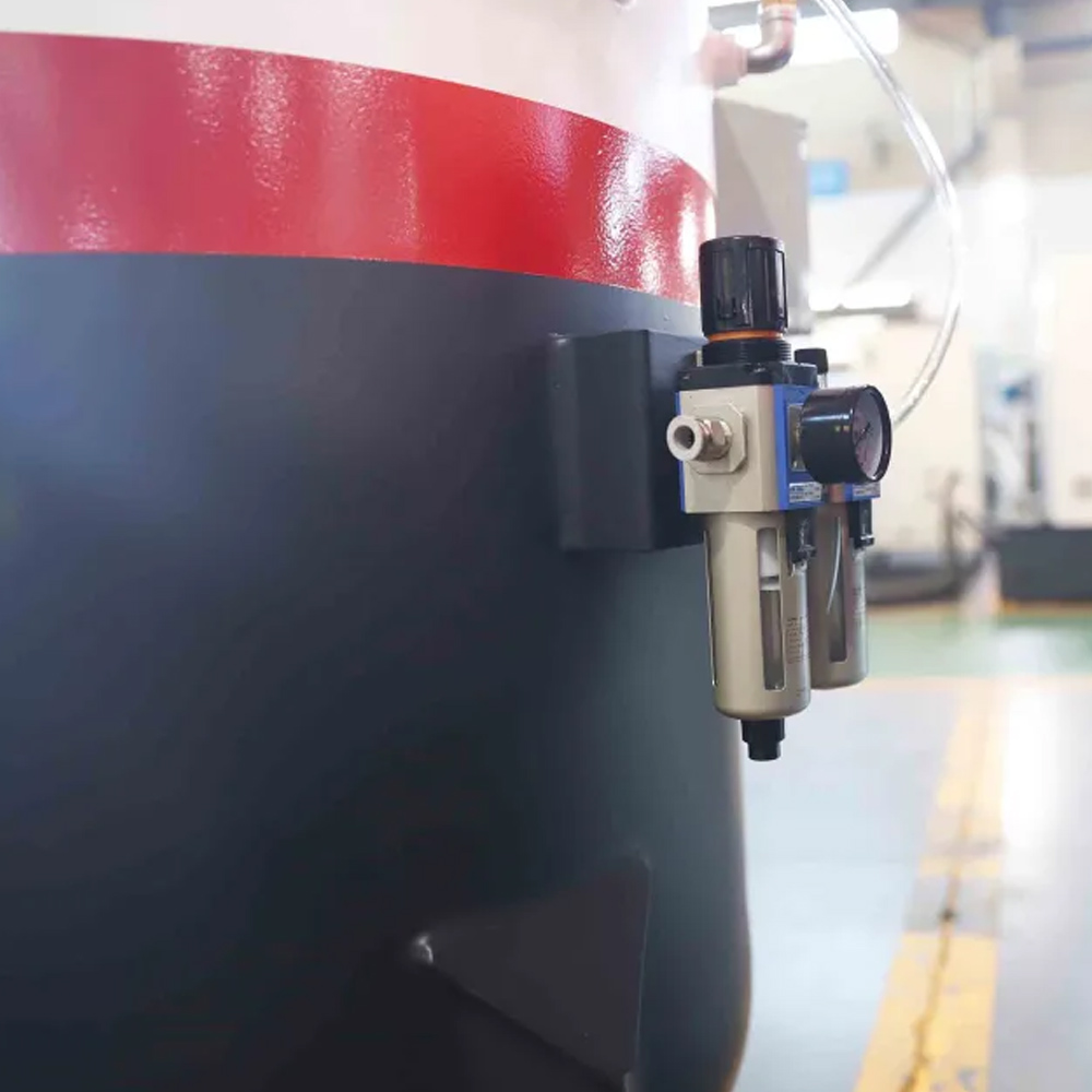 System podajnika materiału ściernego do strumienia wody