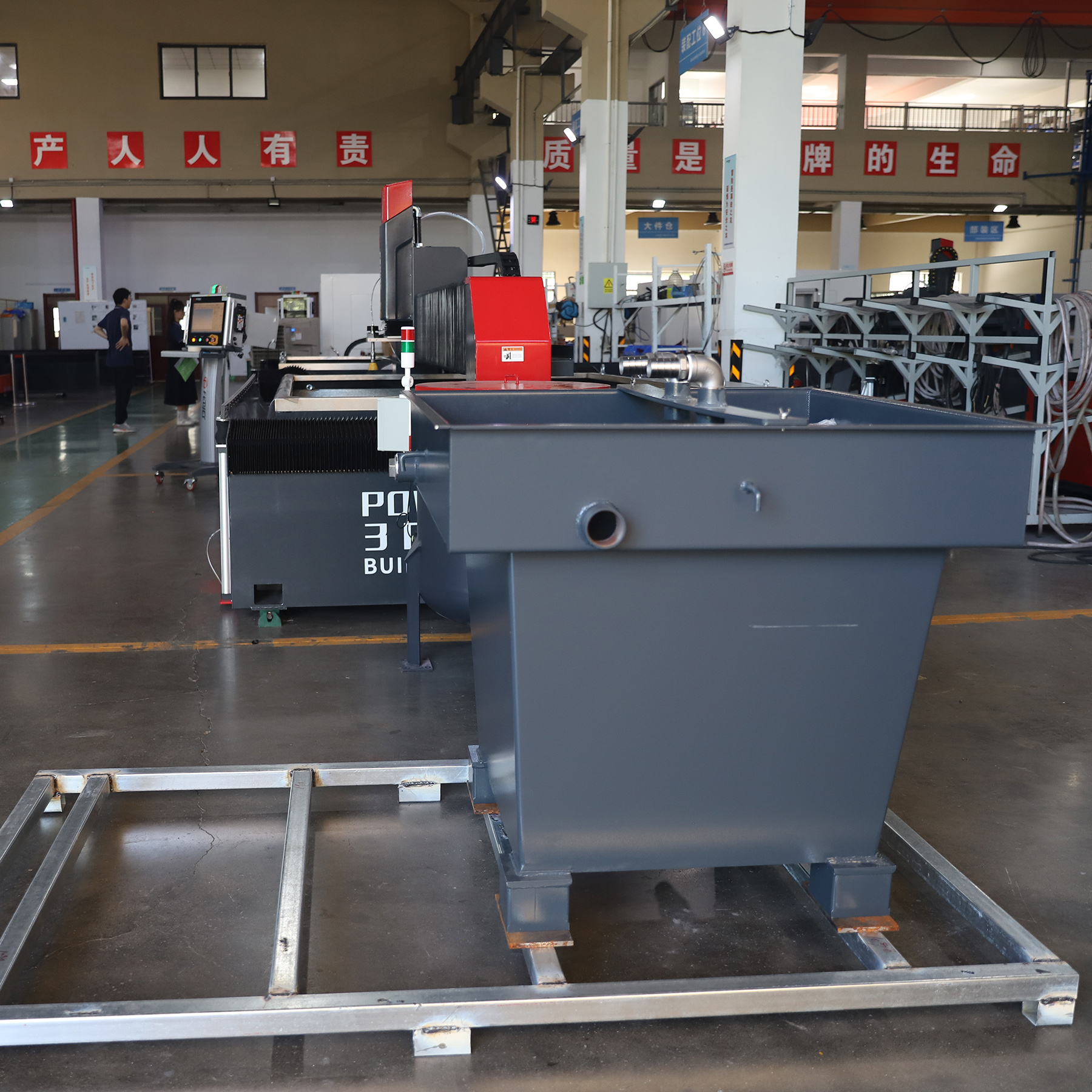 W pełni automatyczny system usuwania ścierniwa strumieniem wody