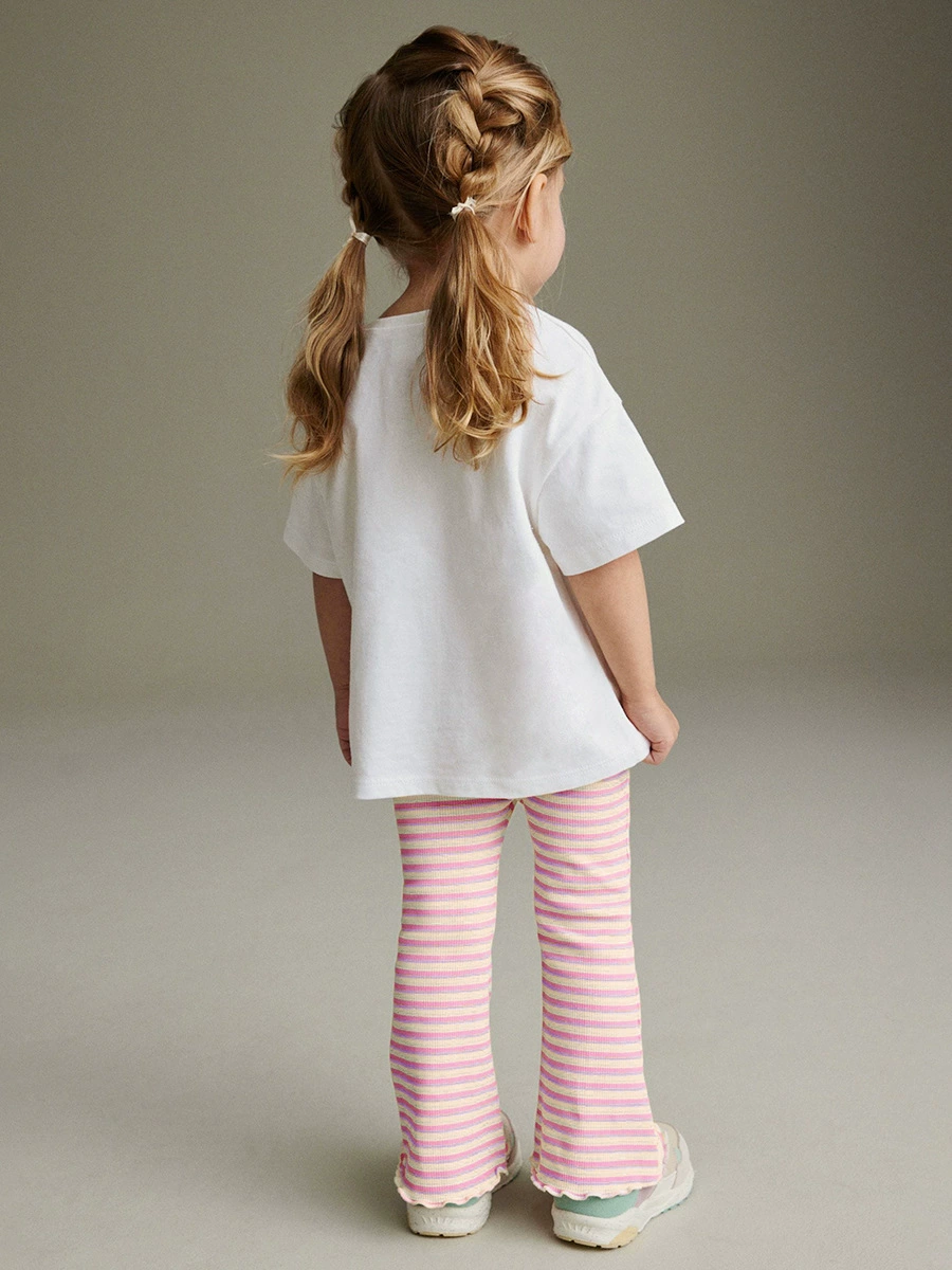 Princess-style skirt with breathable net fabric for girls, suitable for young girls.
