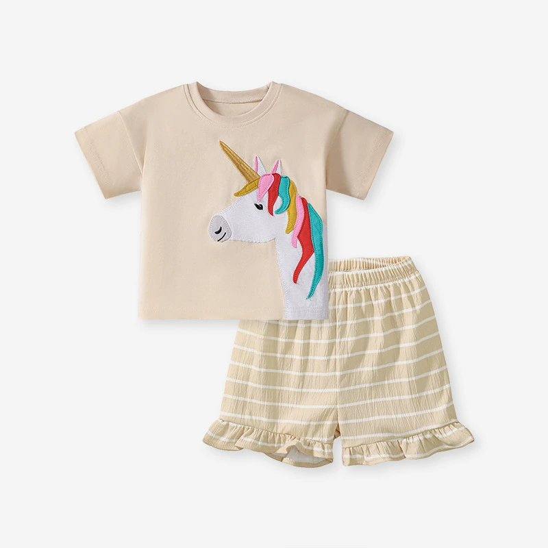 New summer children's outfit featuring cute short-sleeved shirts