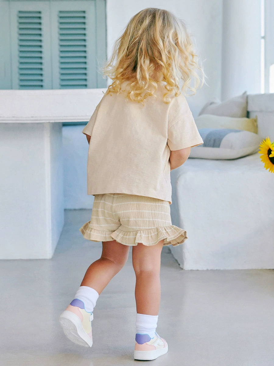 New summer children's outfit featuring cute short-sleeved shirts