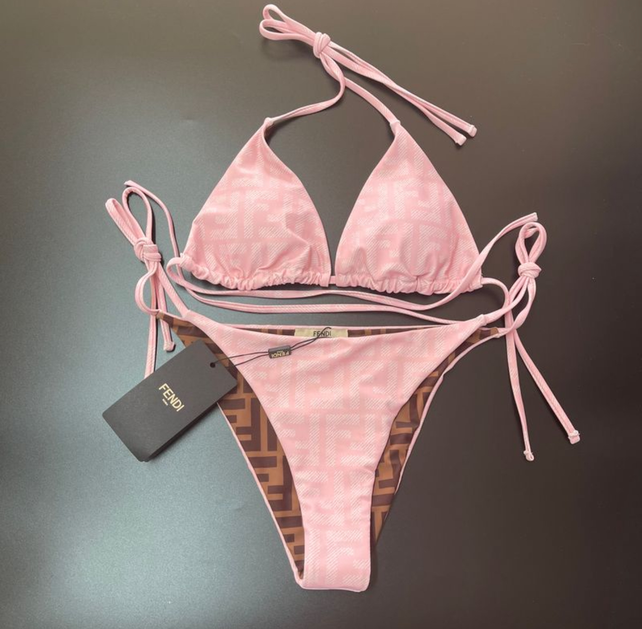 Conjunto de bikini FENDI reversible 