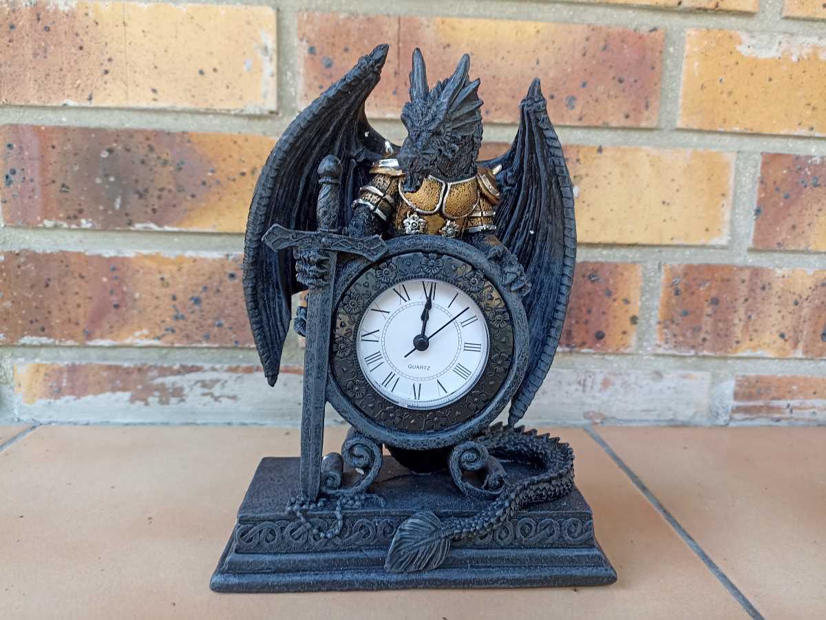 Horloge Dragon en Armure