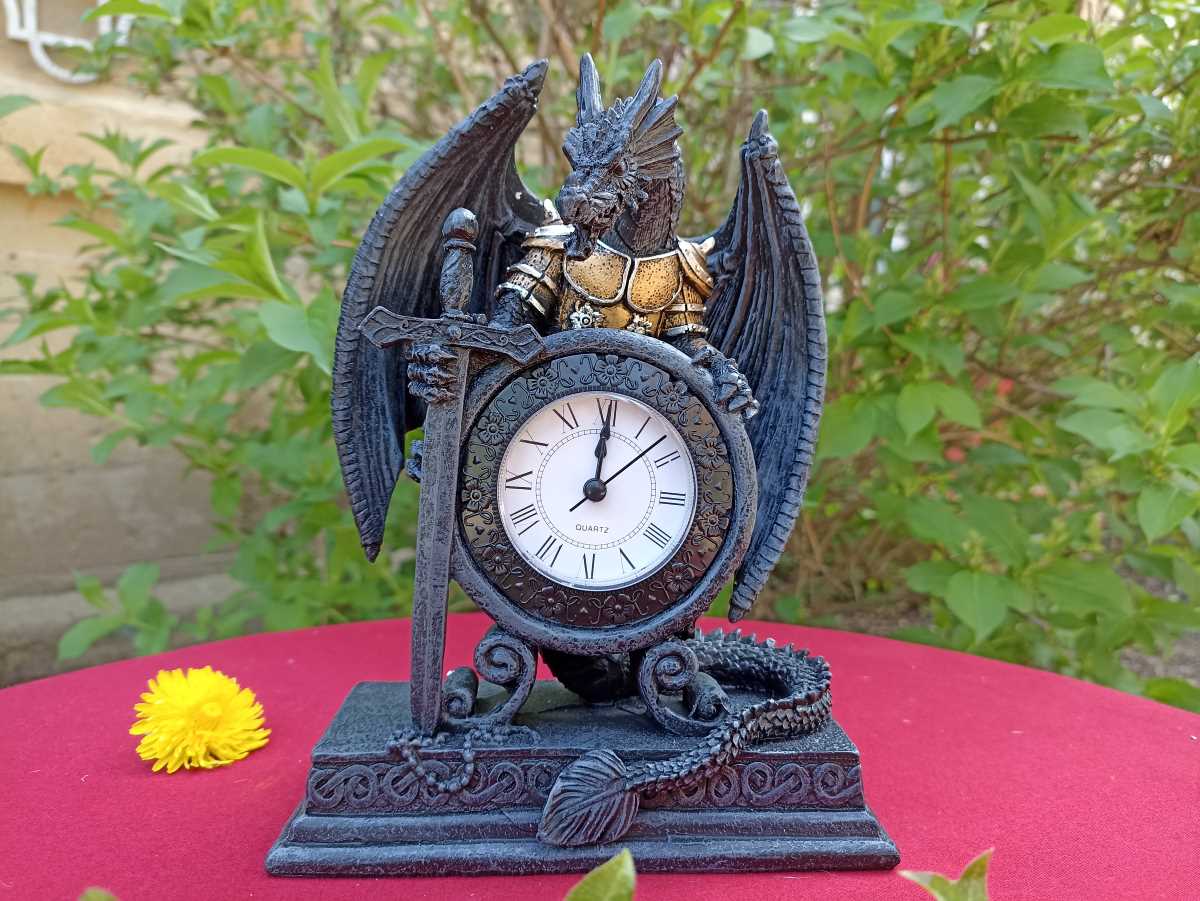 Horloge Dragon en Armure