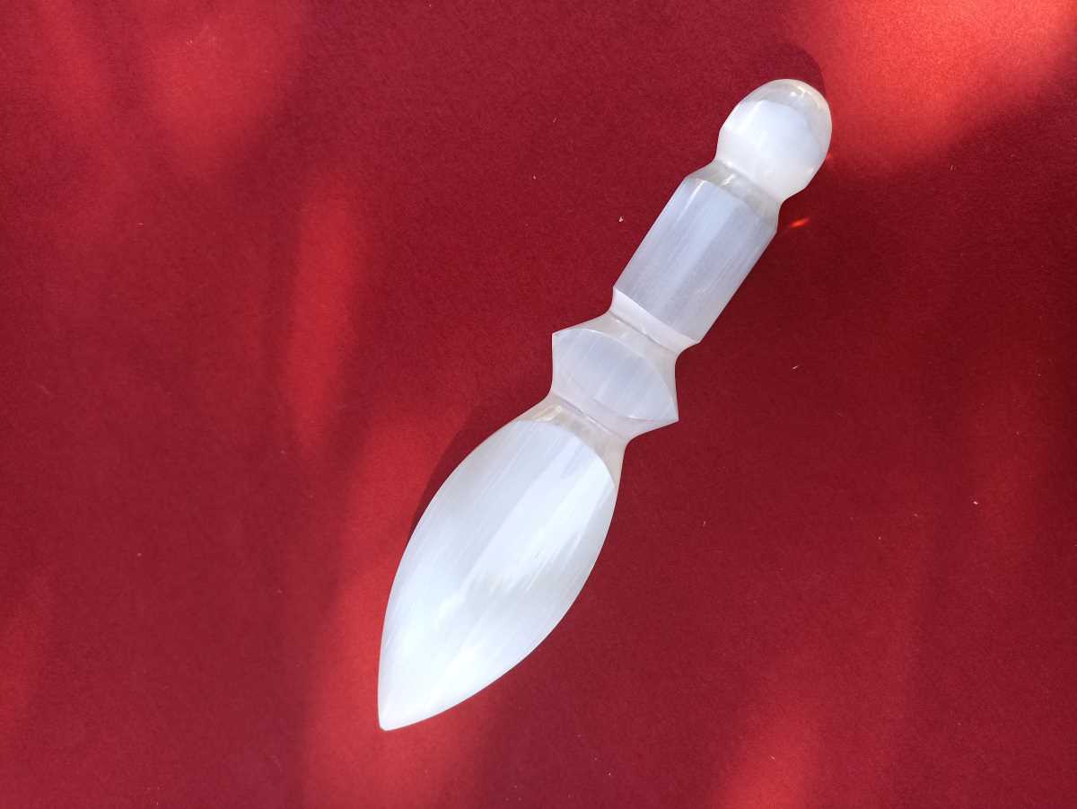 Couteau en Sélénite