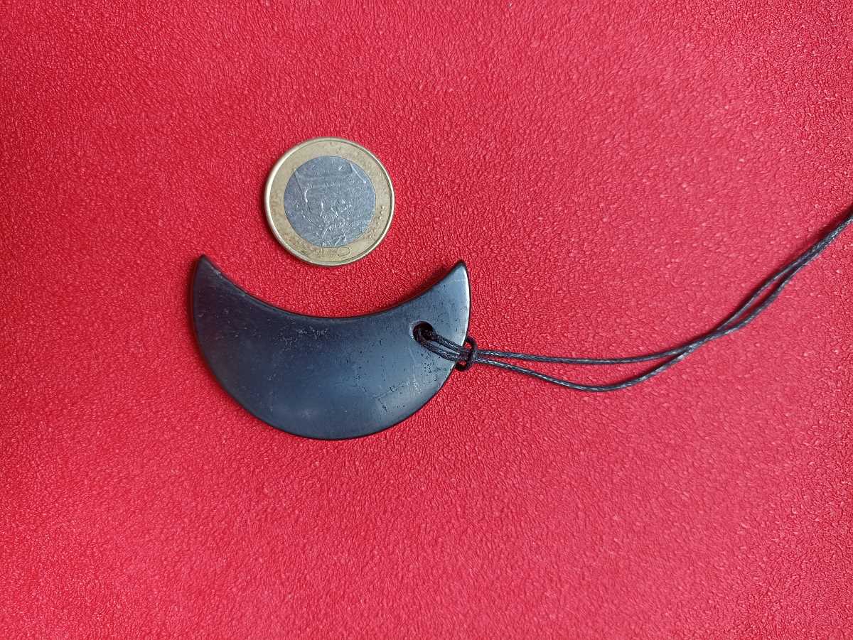 Pendentif Lune en Shungite