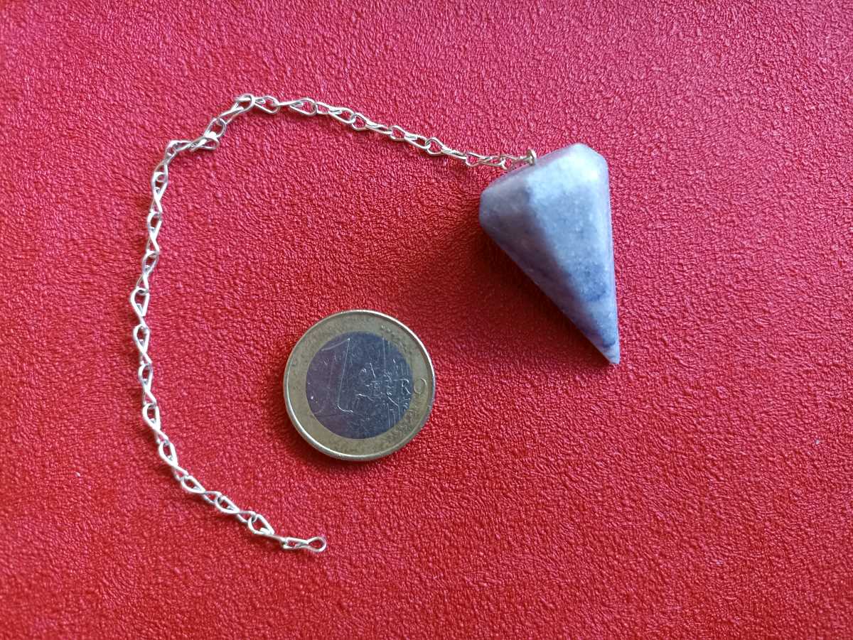 Pendule à facettes en Quartz Bleu