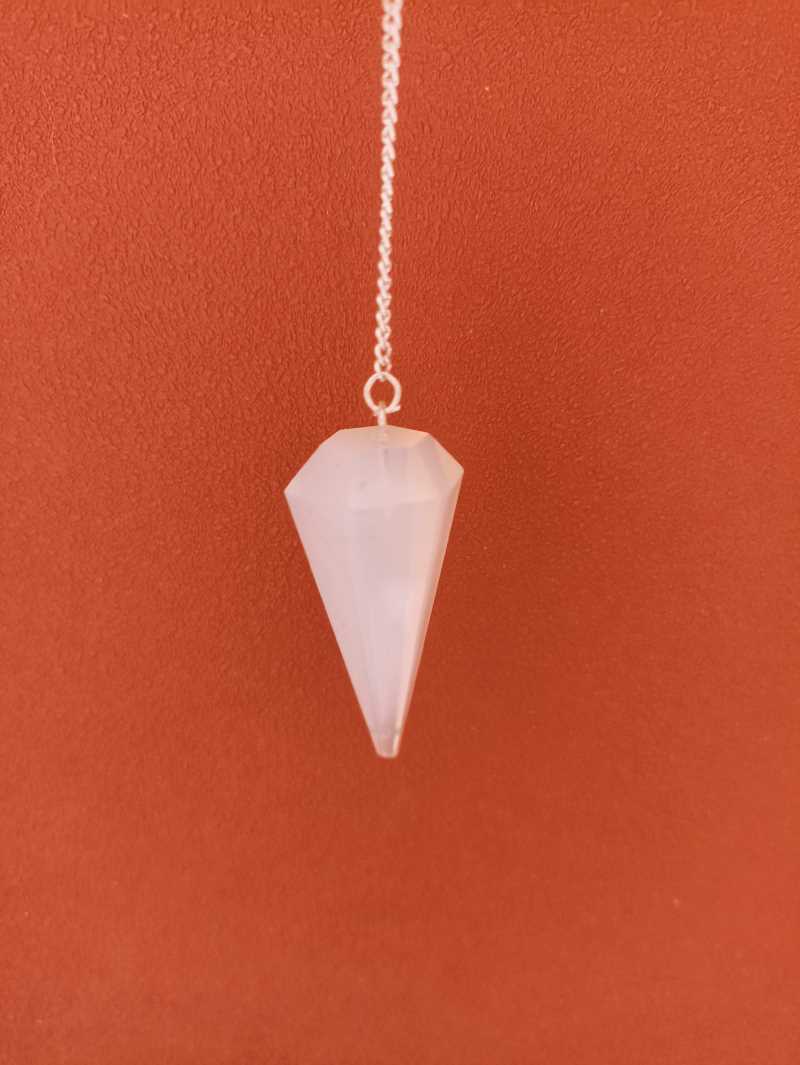 Pendule à facettes en Quartz Blanc