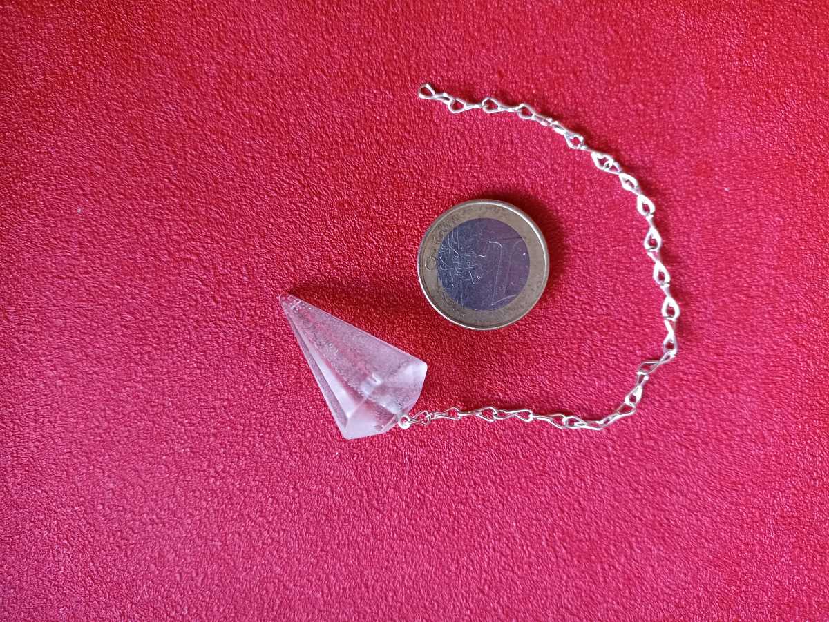 Pendule à facettes en Quartz Blanc
