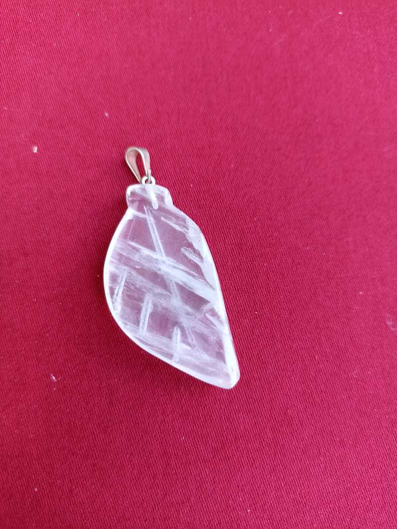 Pendentifs en feuilles de quartz plaqué argent