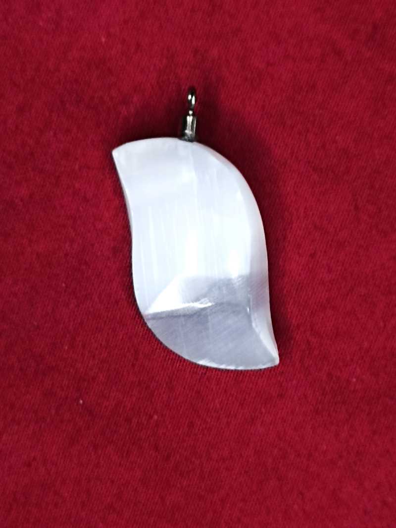 Pendentif feuille de sélénite