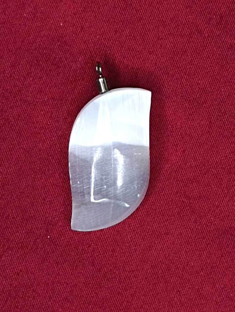 Pendentif feuille de sélénite