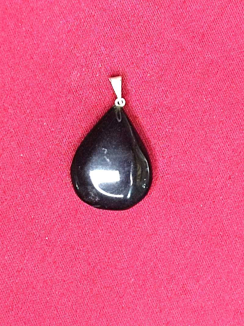 Pendentif en forme de goutte d'obsidienne