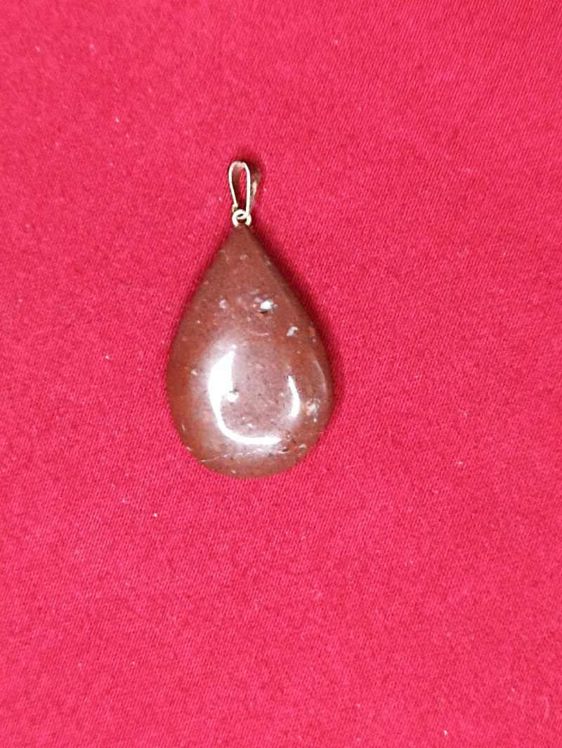 Pendentif goutte en jaspe rouge
