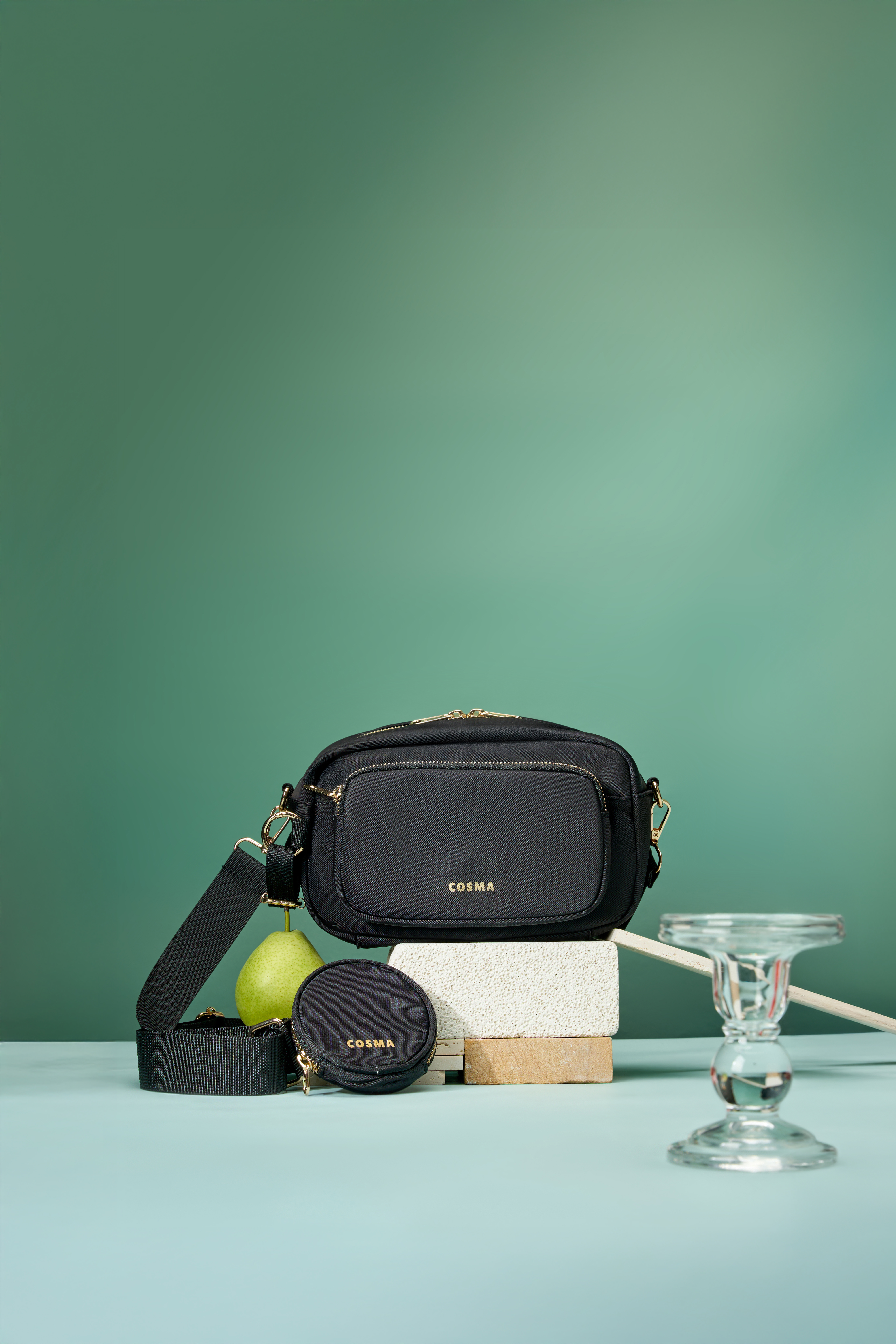"Cosma Go" Wearable Cooler - Black