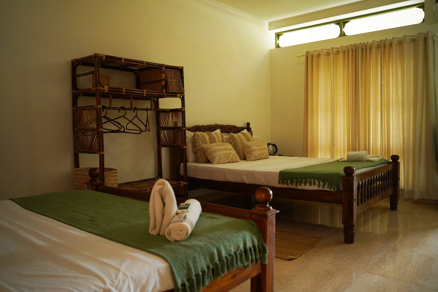 Deluxe Quadruple Room with bathtub