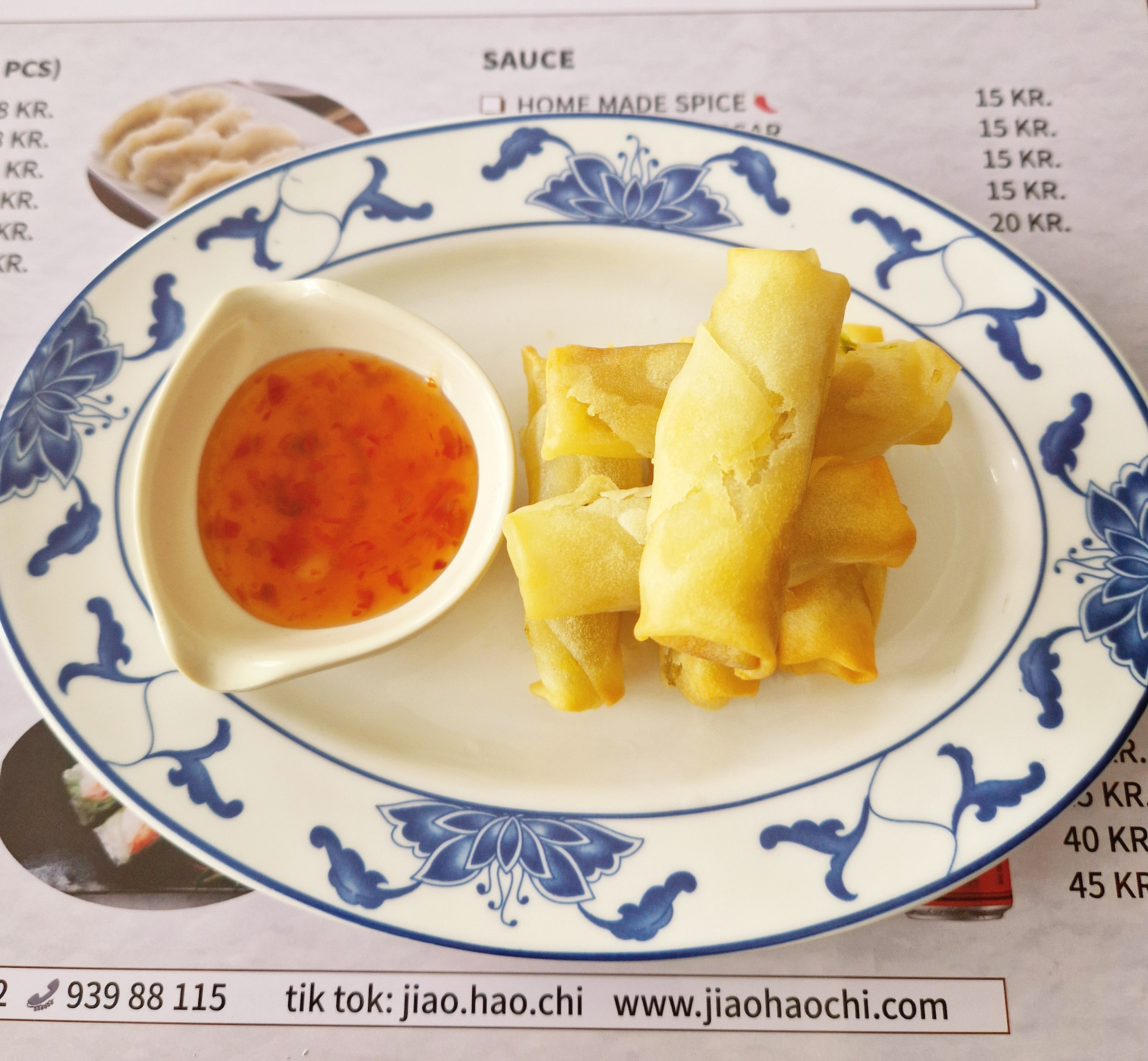 Mini spring rolls with sweet chili sauce (10 pcs.)