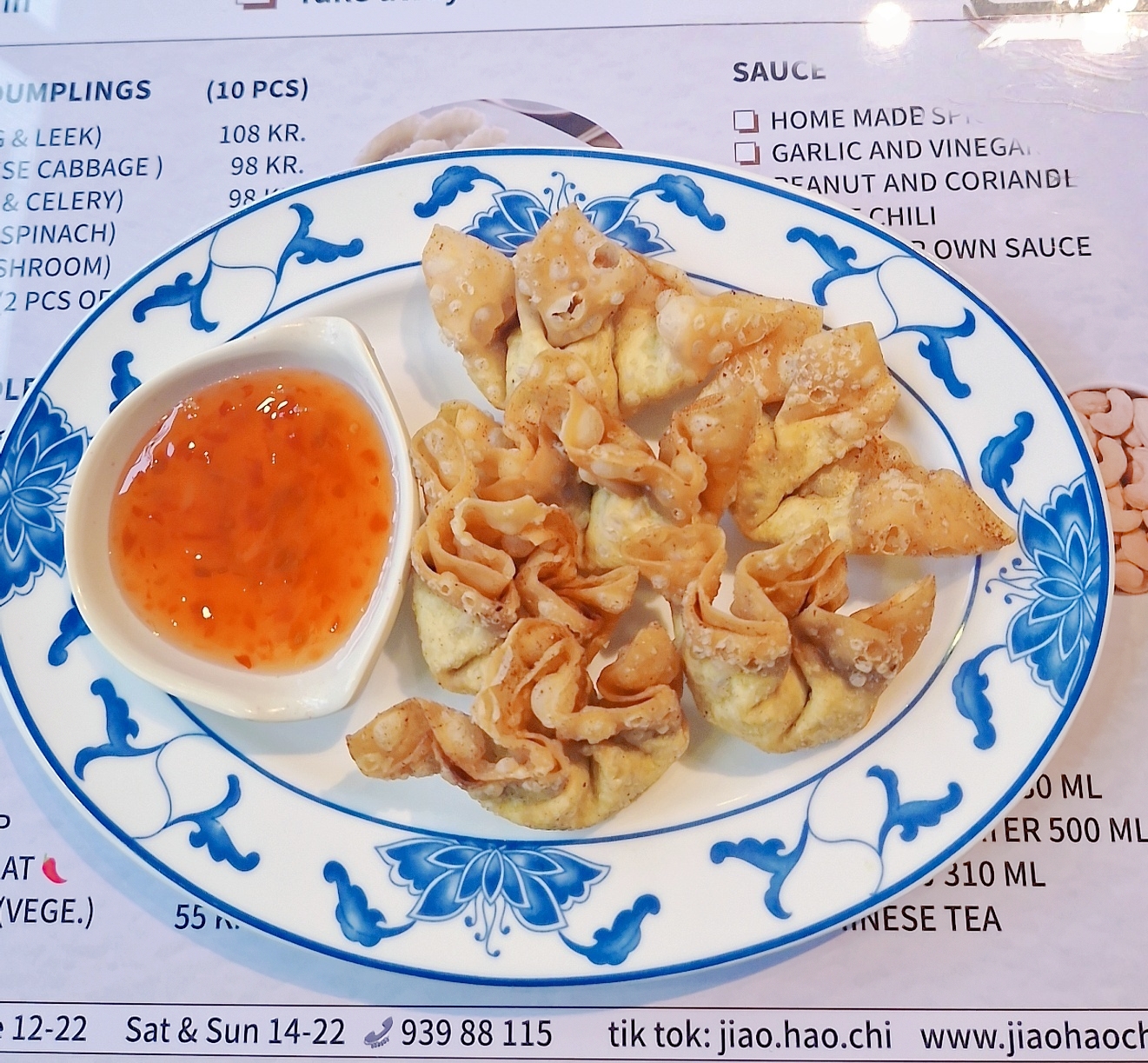 DEEP FRIED WONTON WITH CHICKEN & SWEET CHILI SOVS (6 PCS.)