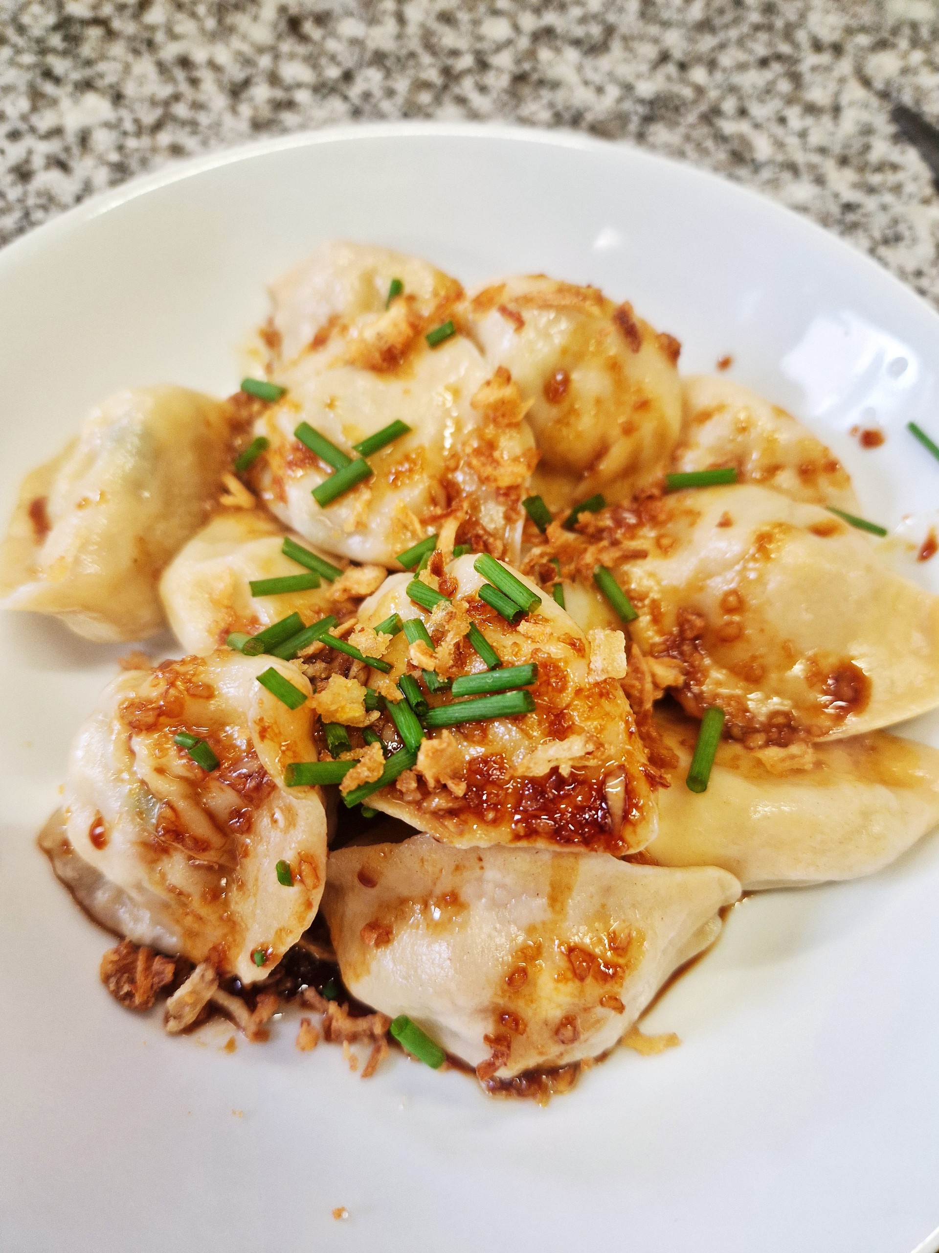 Stemed shrimp dumplings with vinegar