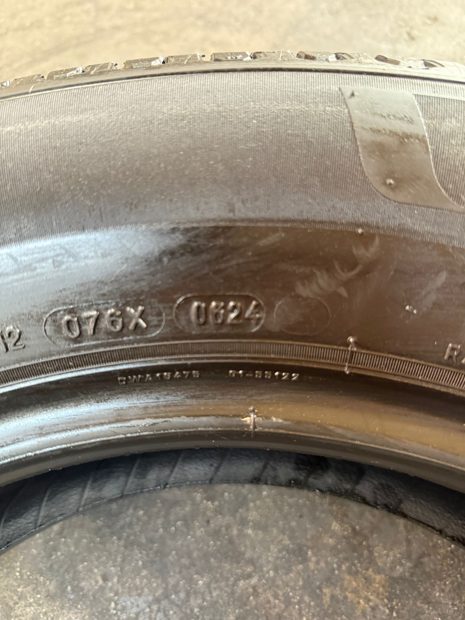 2 Llantas Seminuevas MICHELIN XTOUR A/S – 235/65R17 – $200