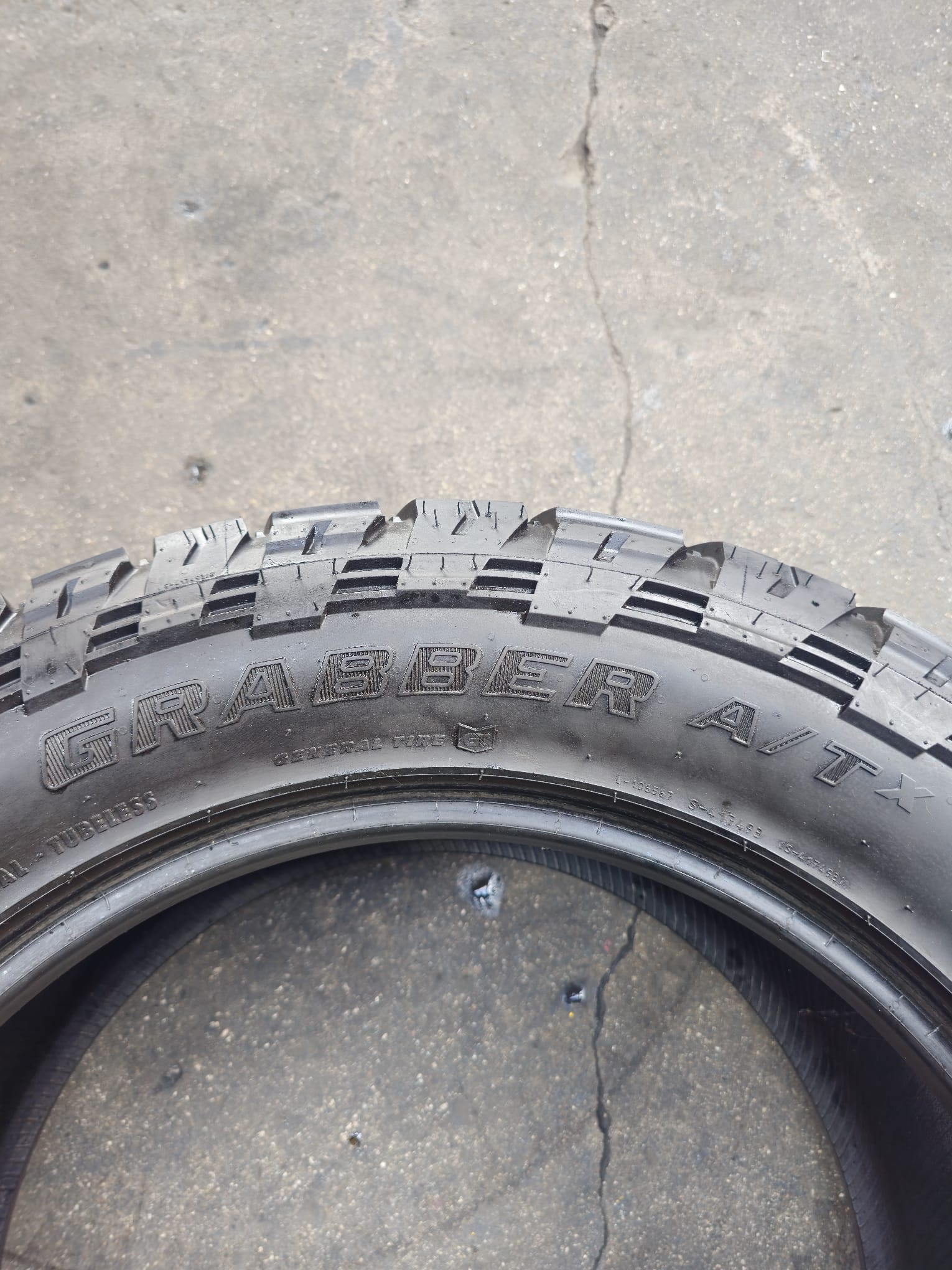 1 Seminew GENERAL GRABBER A/T – 305/50R20 – $170