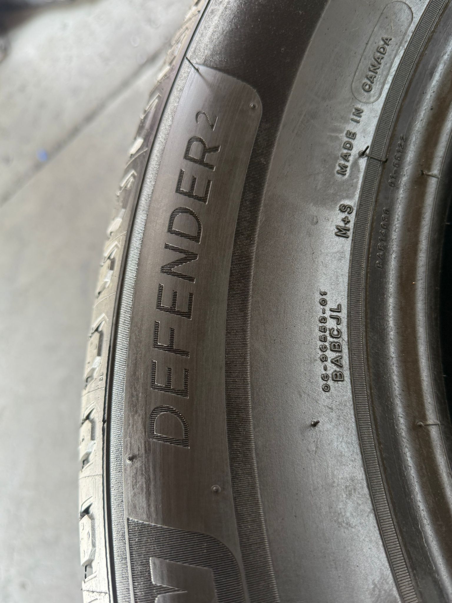 4 Seminew MICHELIN DEFENDER Tires – 235/65R18 – 500