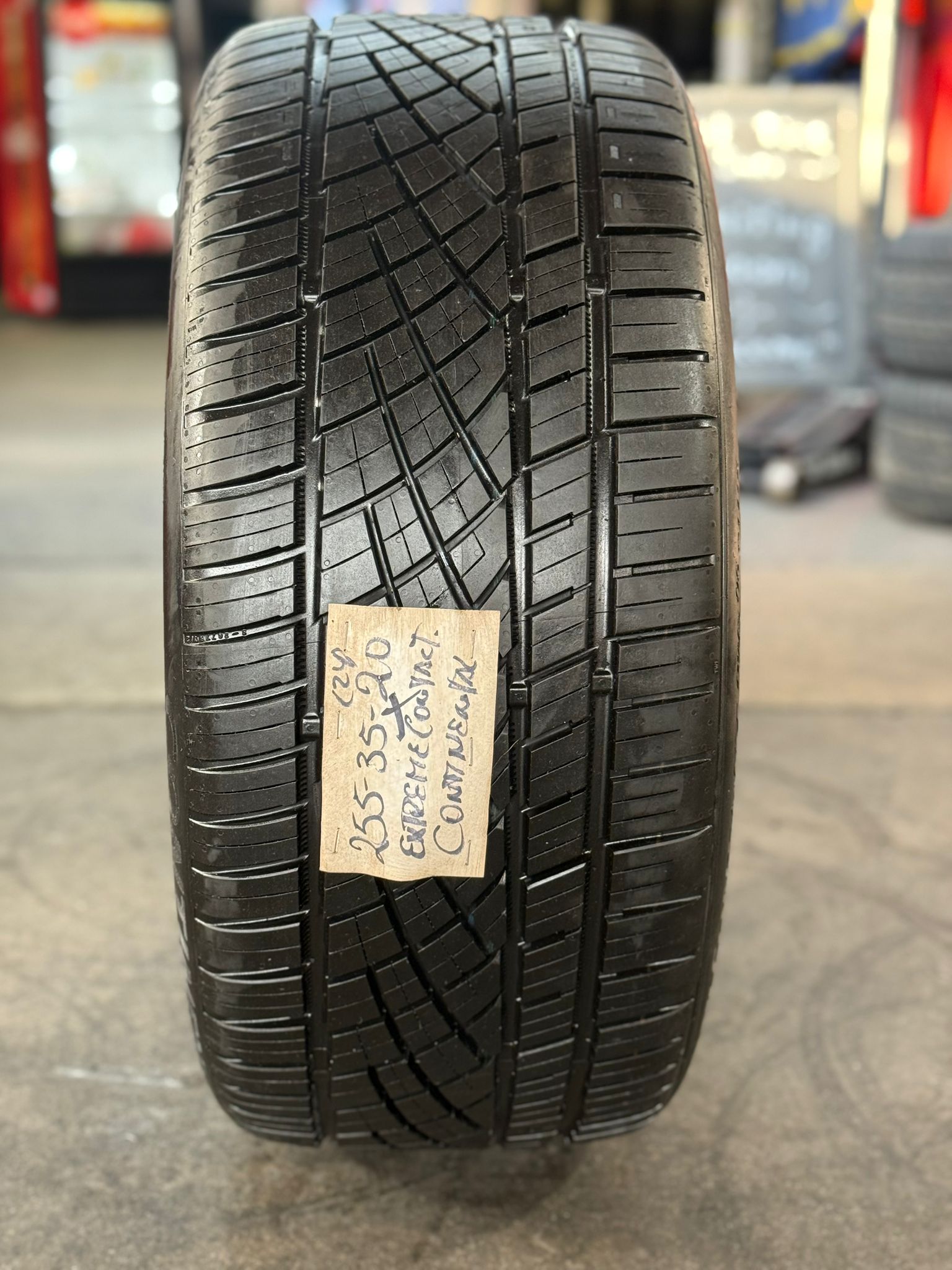 1 Seminew CONTINENTAL EXTREMECONTACT – 255/35R20 – $160