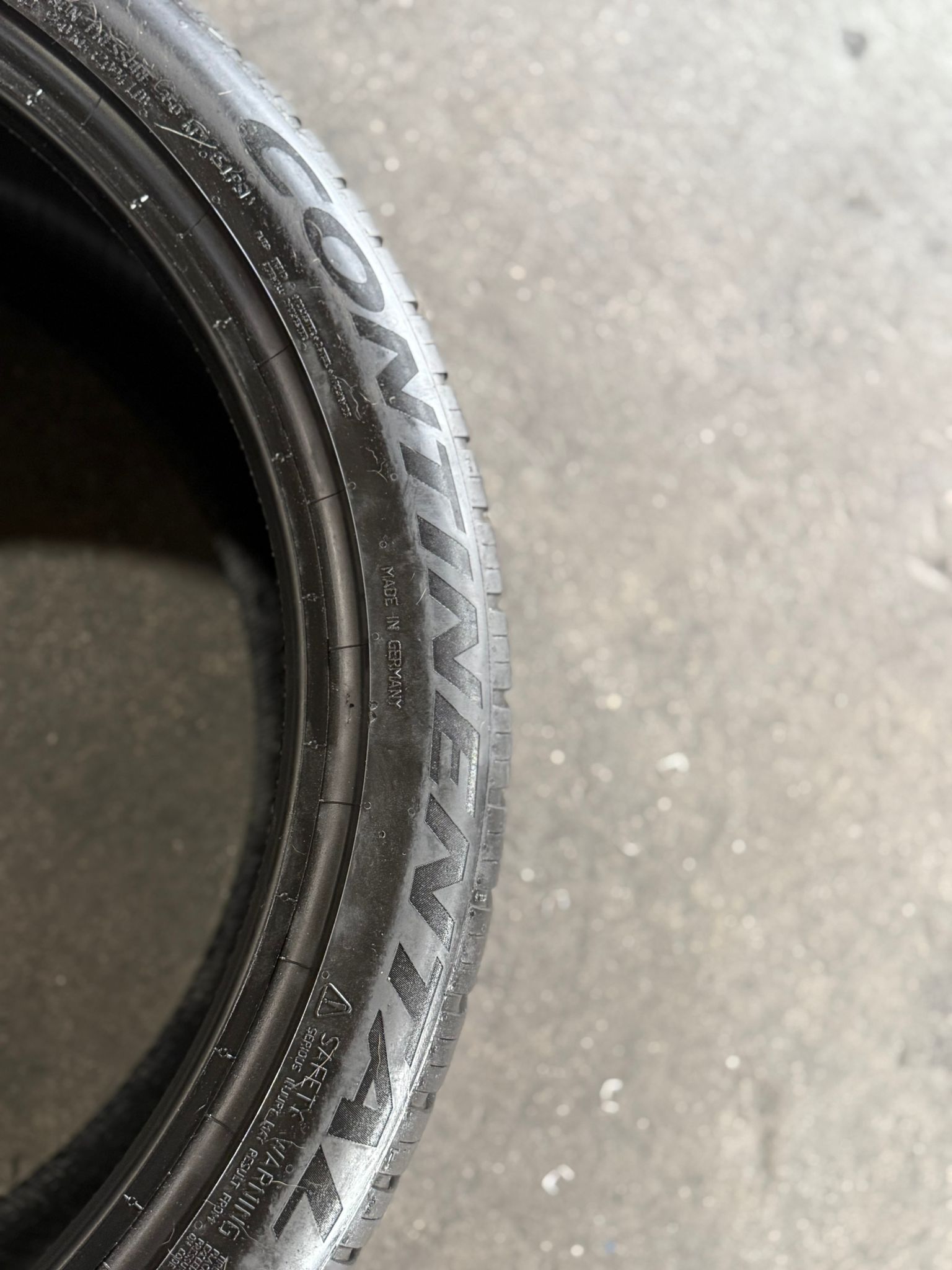 1 Seminew CONTINENTAL EXTREMECONTACT DWS 06 PLUS – 285/35R22 – $180