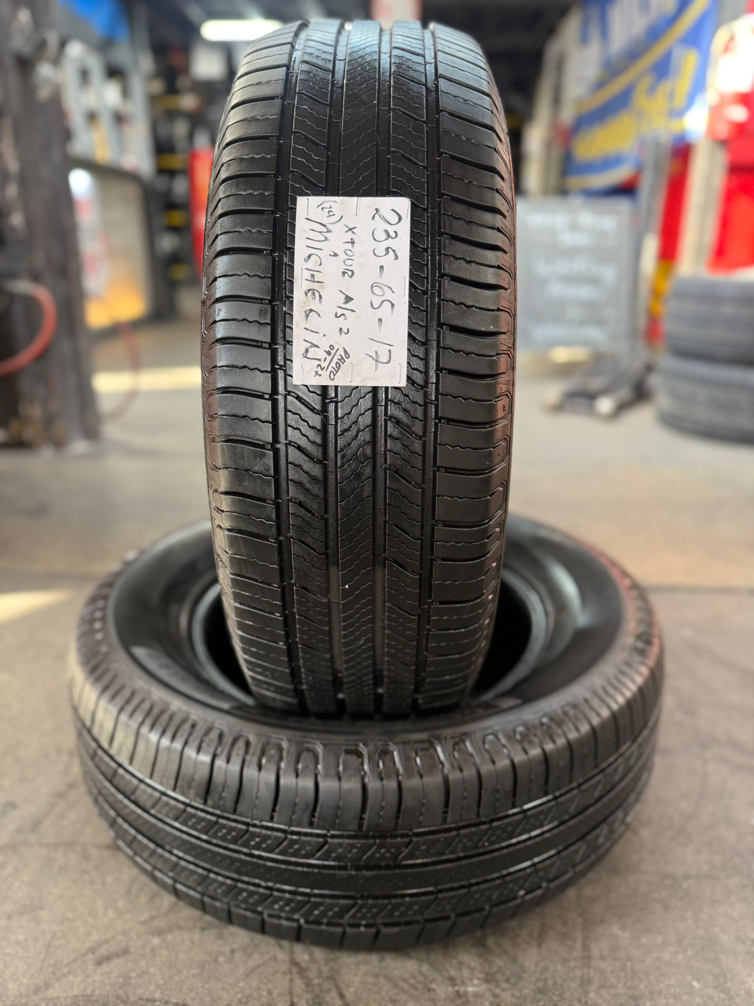 2 Llantas Seminuevas MICHELIN XTOUR A/S – 235/65R17 – $200